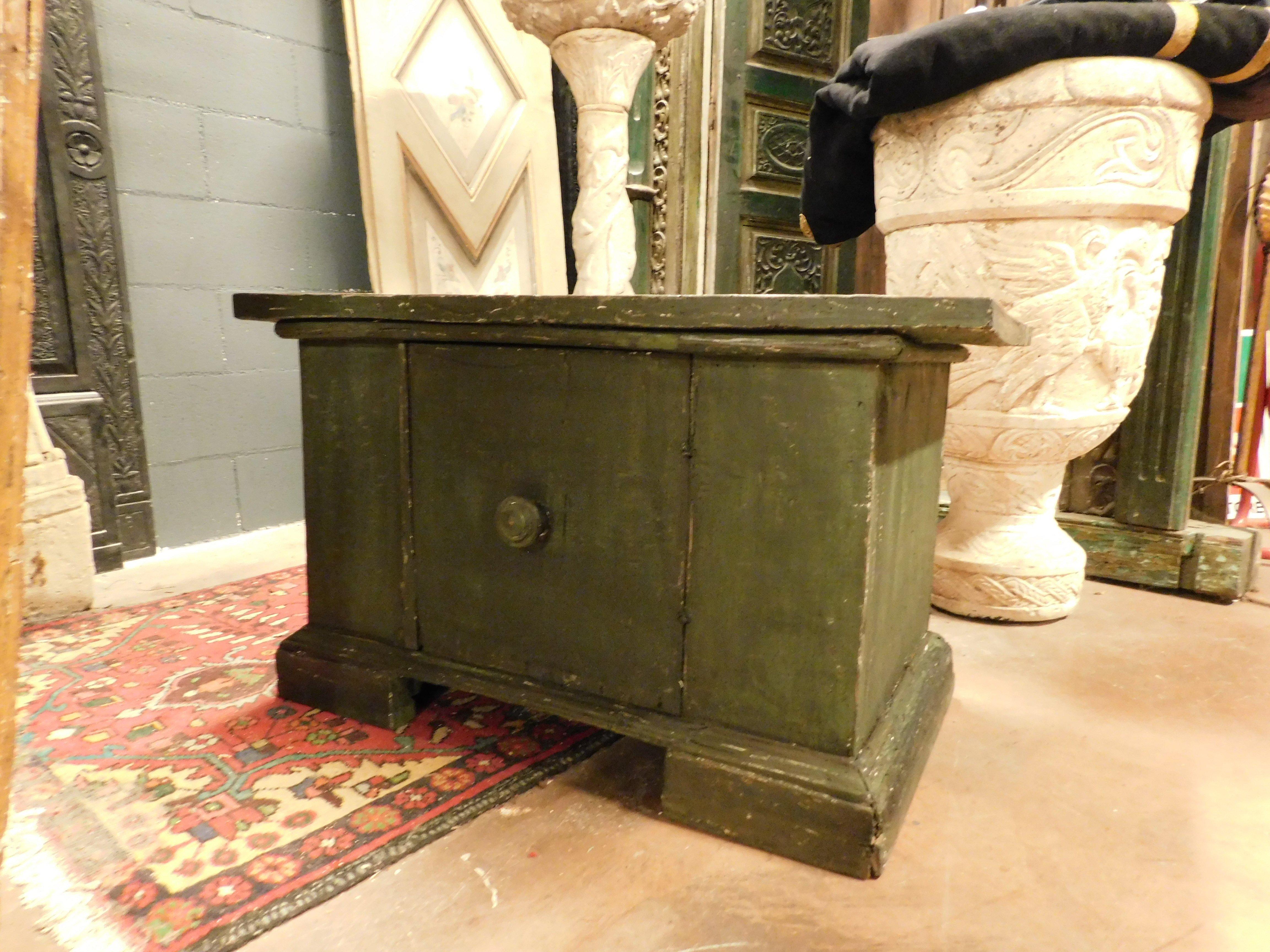 Armario pequeño, armario de madera lacada en verde con puerta, Italia Italiano en venta