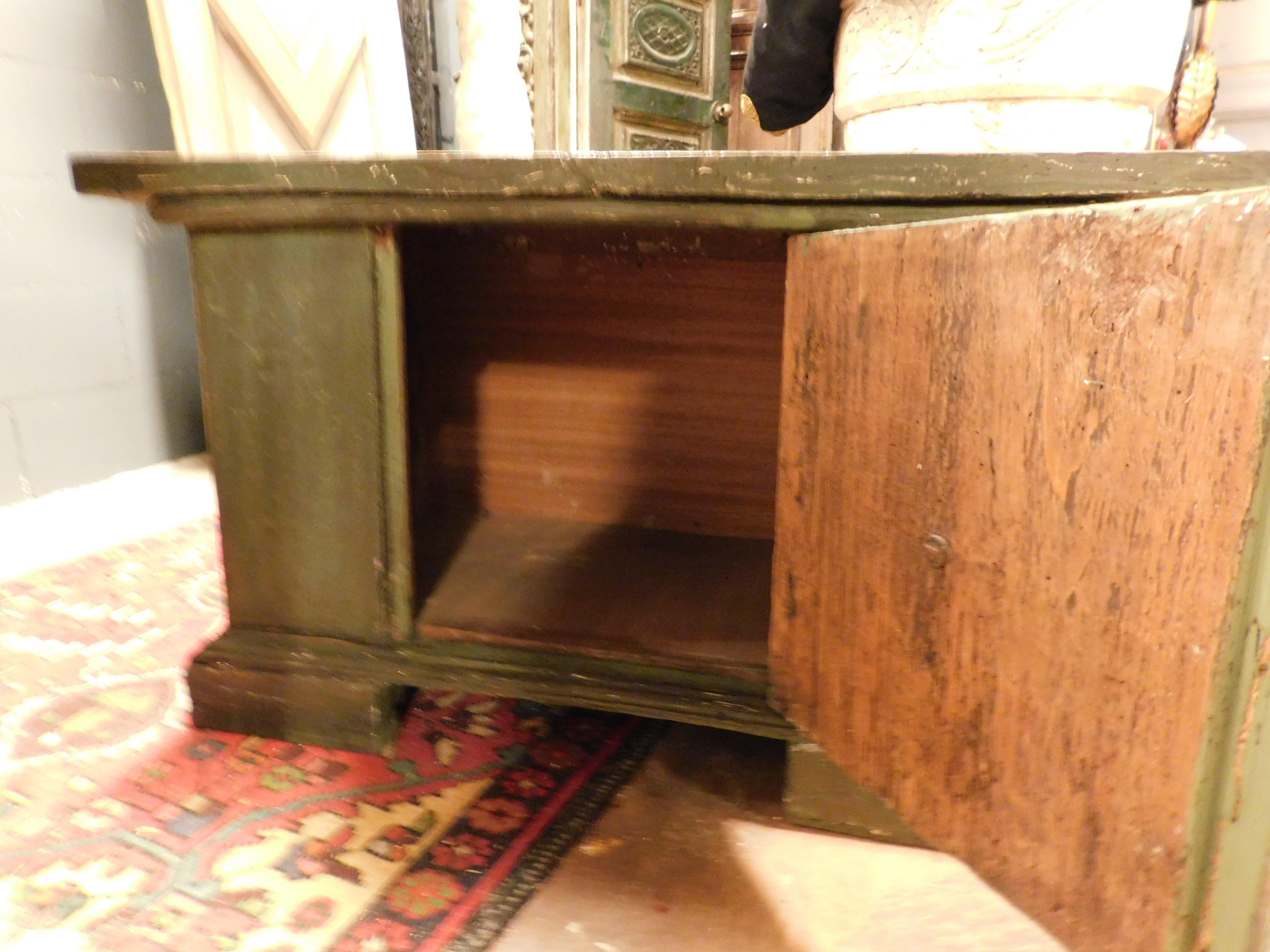 Armario pequeño, armario de madera lacada en verde con puerta, Italia en venta 2