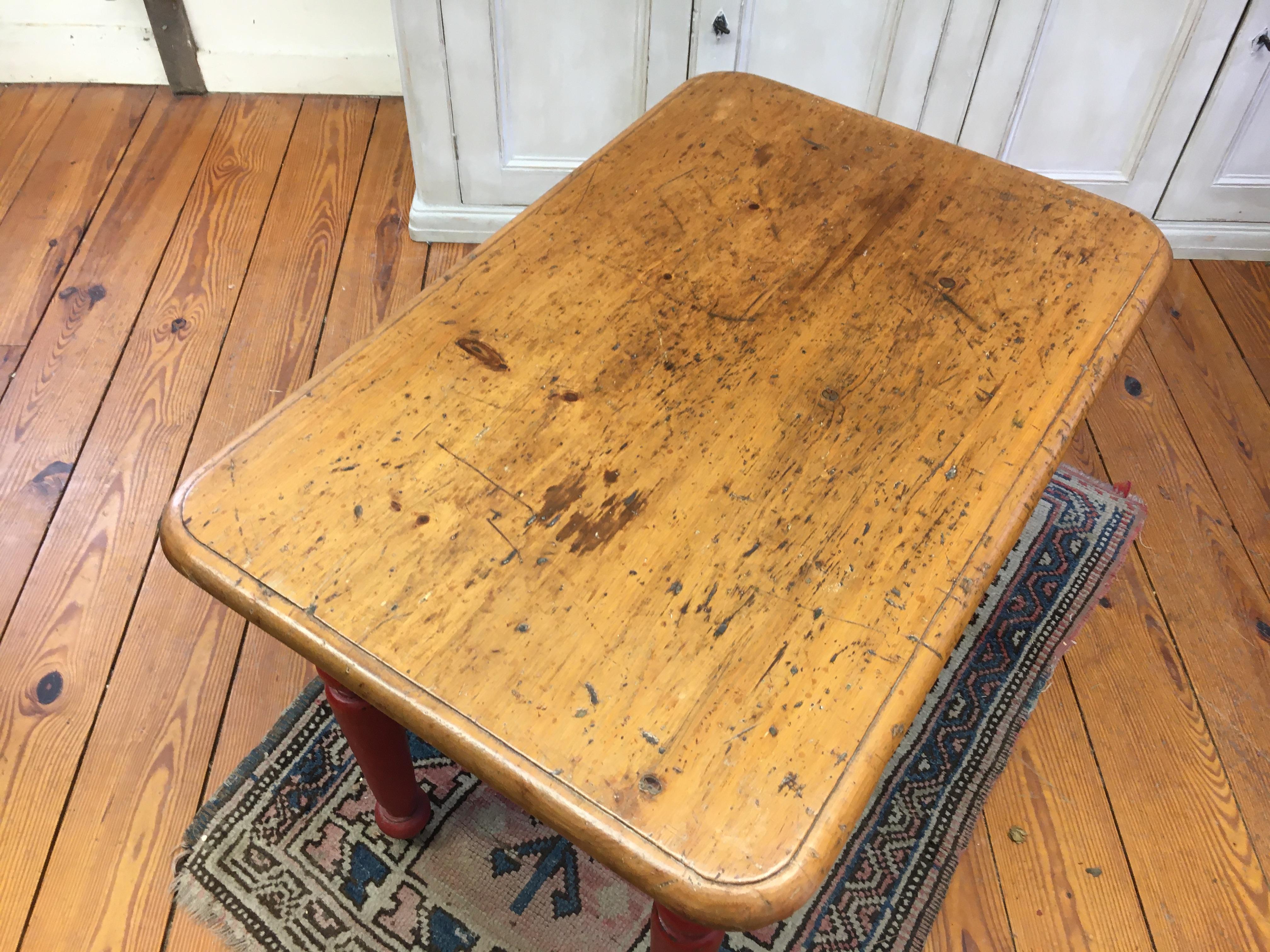 This small side or end table is a knockout! With turned legs and a wonderful patina on the table top, this would look great in any room in your home.