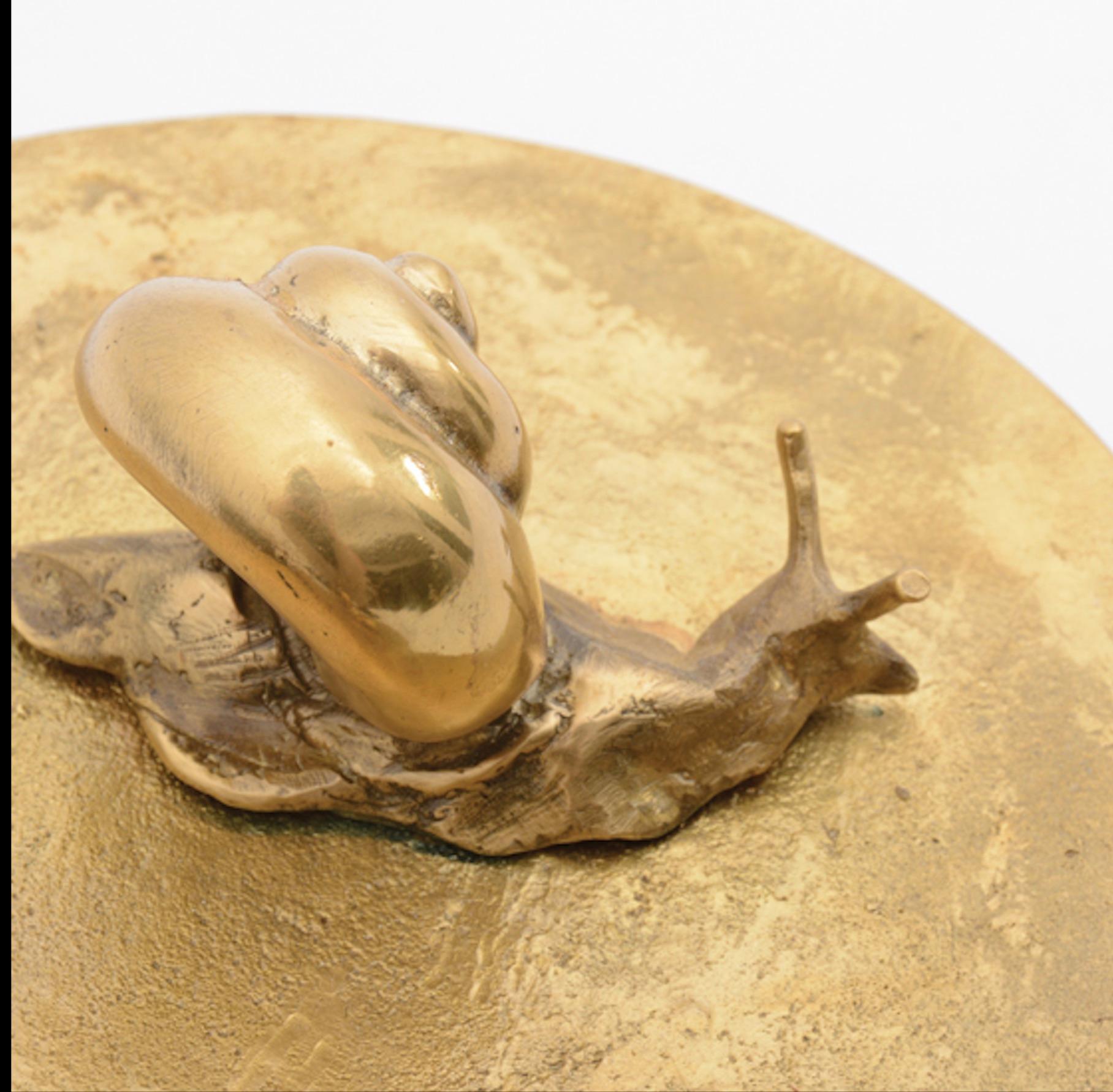 XXI secolo e contemporaneo Scatola Caracol Keepsake piccola in bronzo argentato e marmo bianco di Elan Atelier in vendita