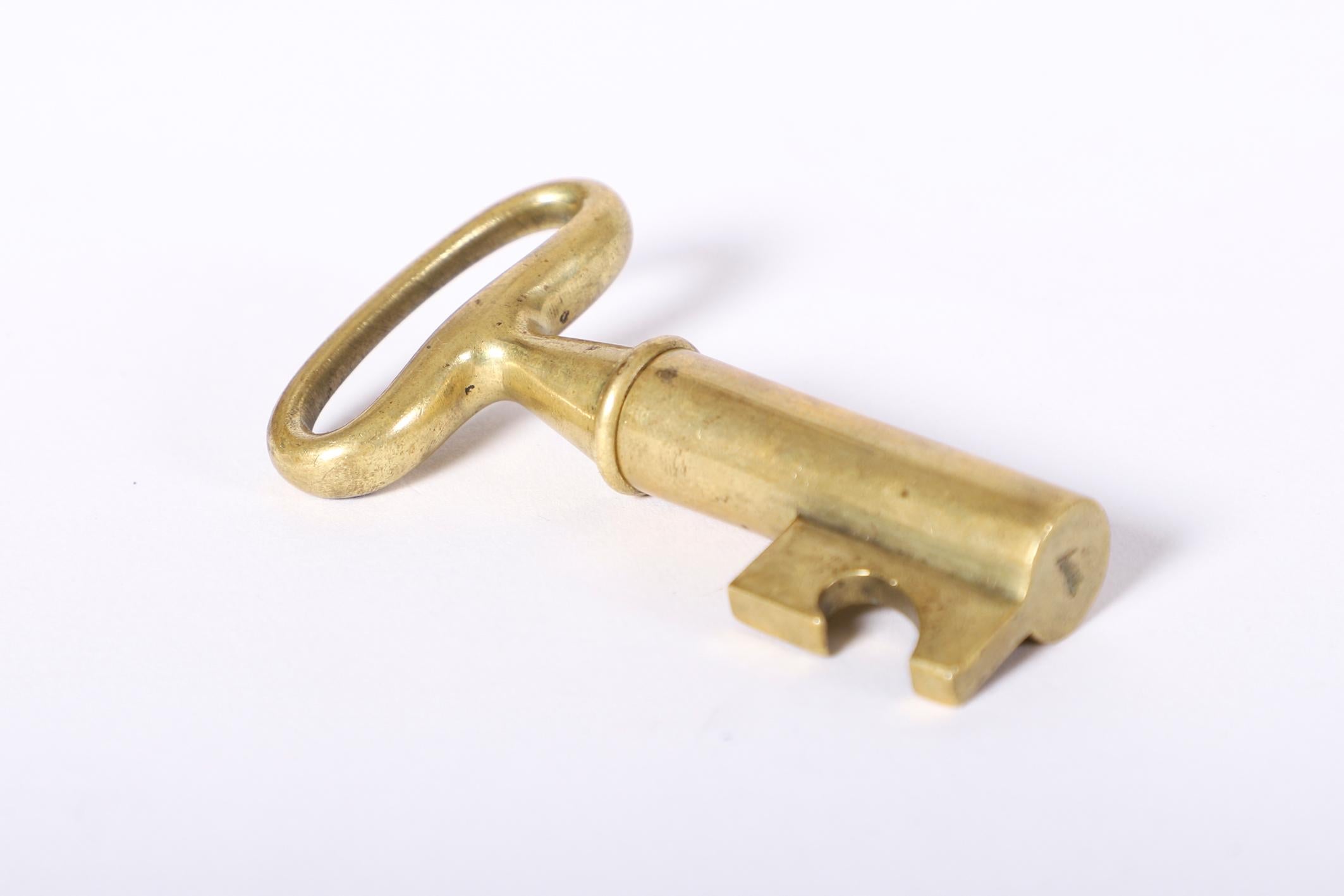 Small Carl Auböck Heavy Brass Corkscrew in a Key Shape In Good Condition For Sale In Vienna, Vienna