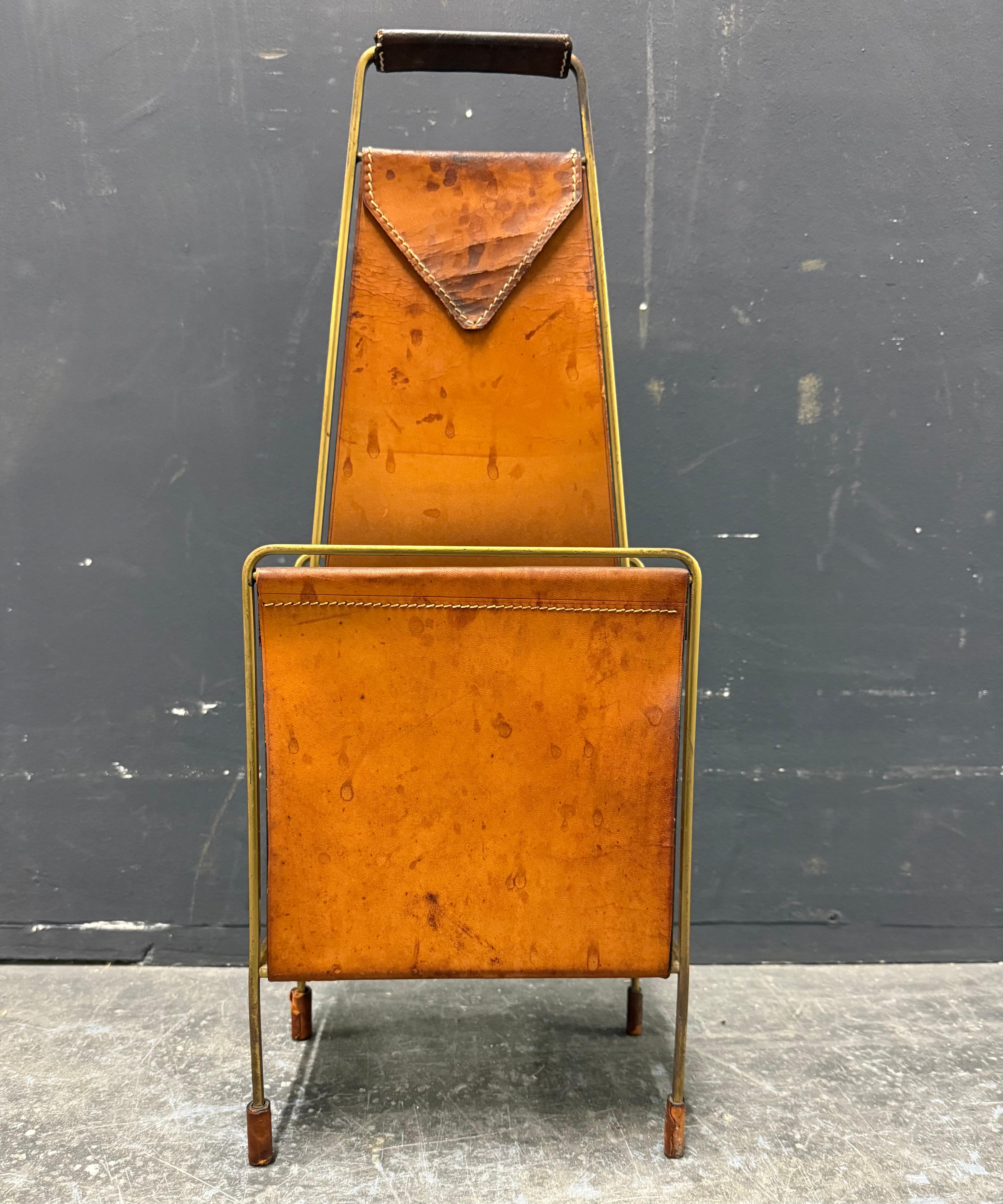 Mid-Century moderno piccolo portariviste Carl Auböck in vendita