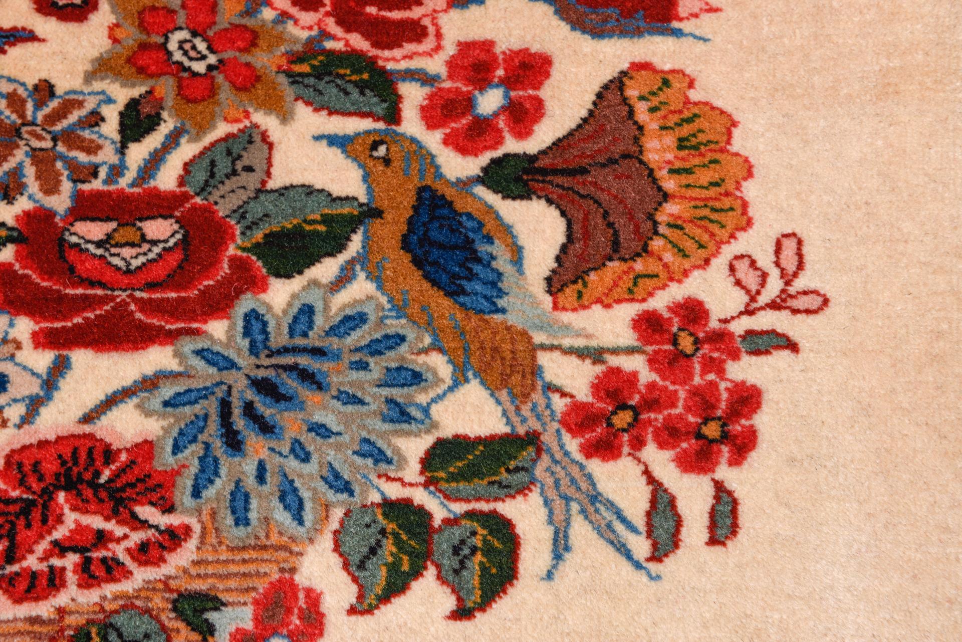 Petit tapis avec fleurs en vente 2