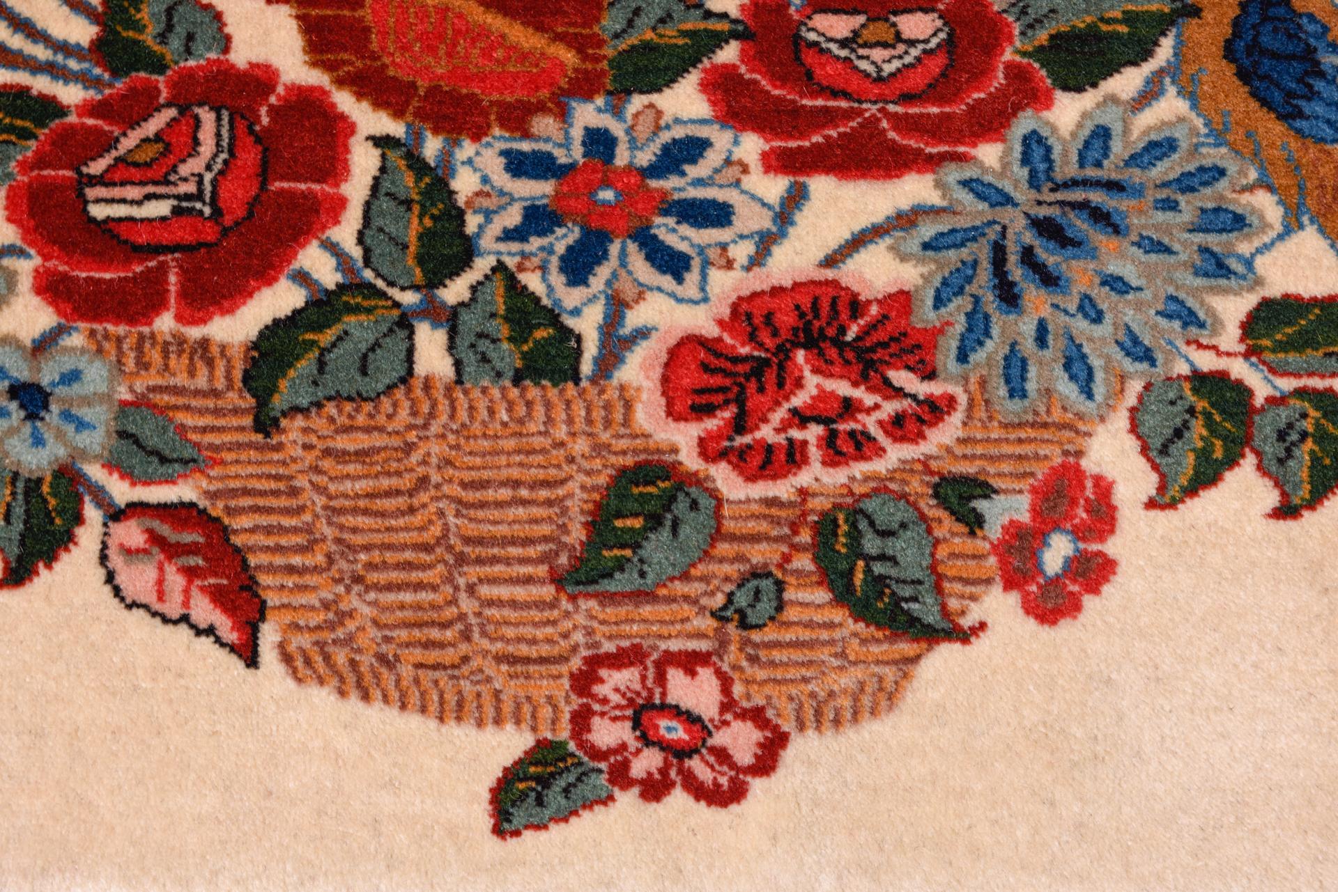 Laine Petit tapis avec fleurs en vente