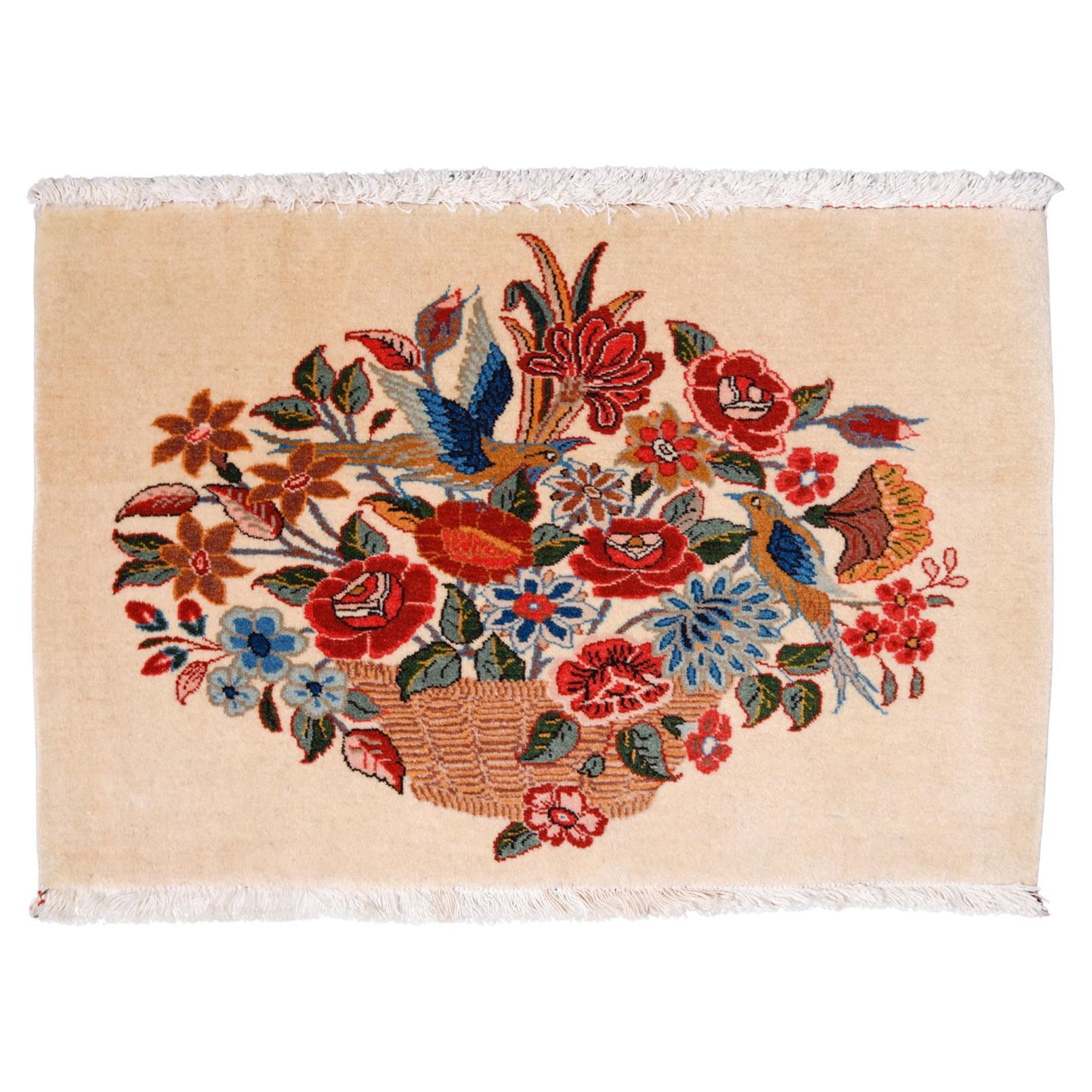 Petit tapis avec fleurs en vente