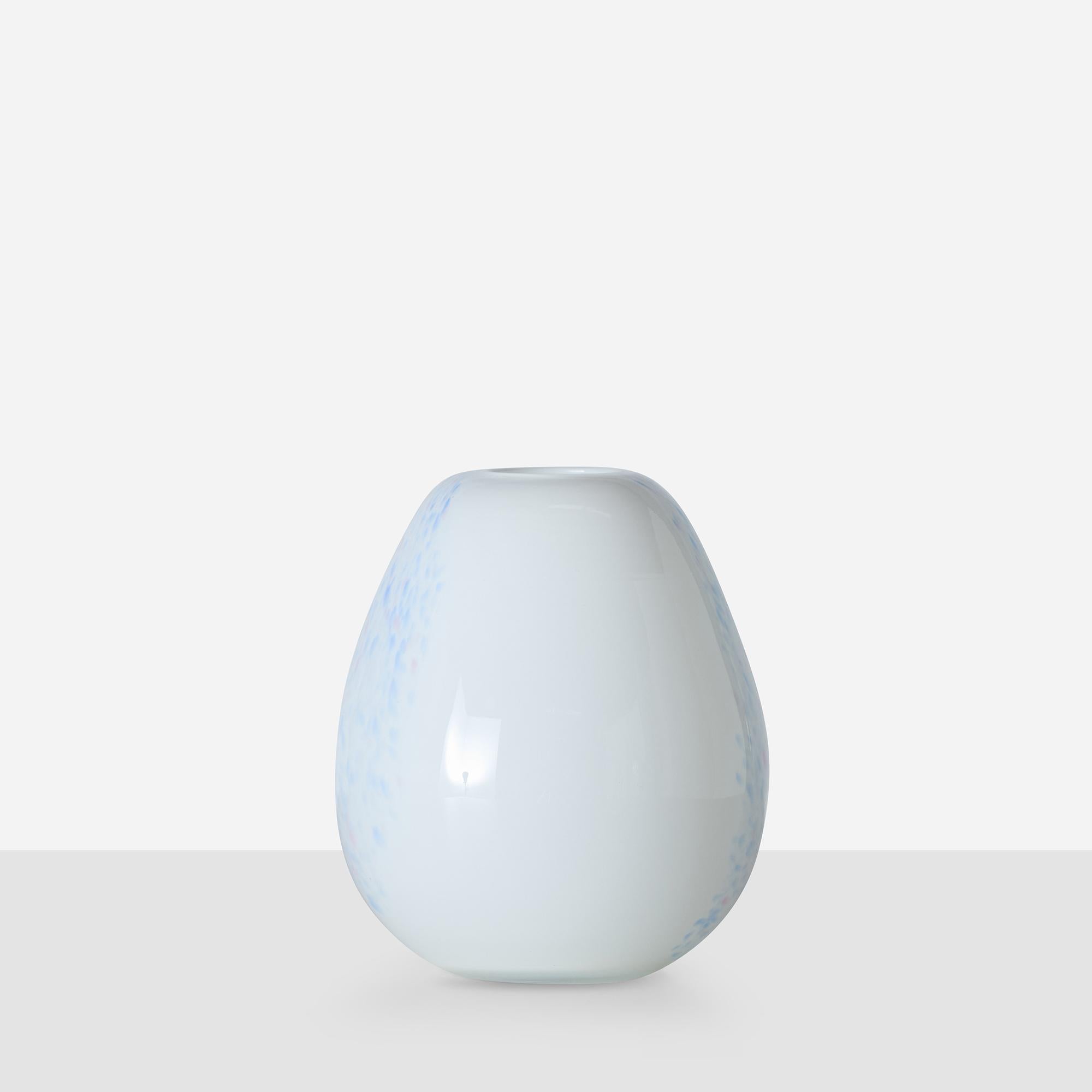 Vaso piccolo in vetro incamiciato di Holmegaard In condizioni buone in vendita a San Francisco, CA