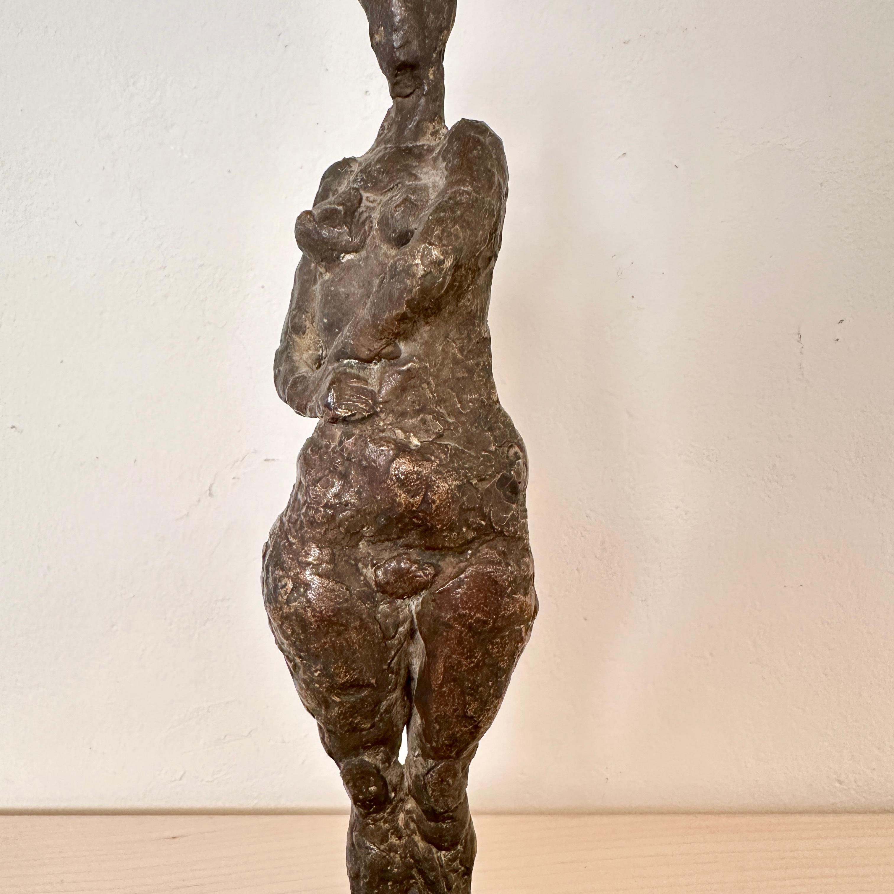 Small Cast Bronze Woman Sculpture by Oskar Bottoli on a Black Marble Stand, 1969 In Good Condition For Sale In Berlin, DE