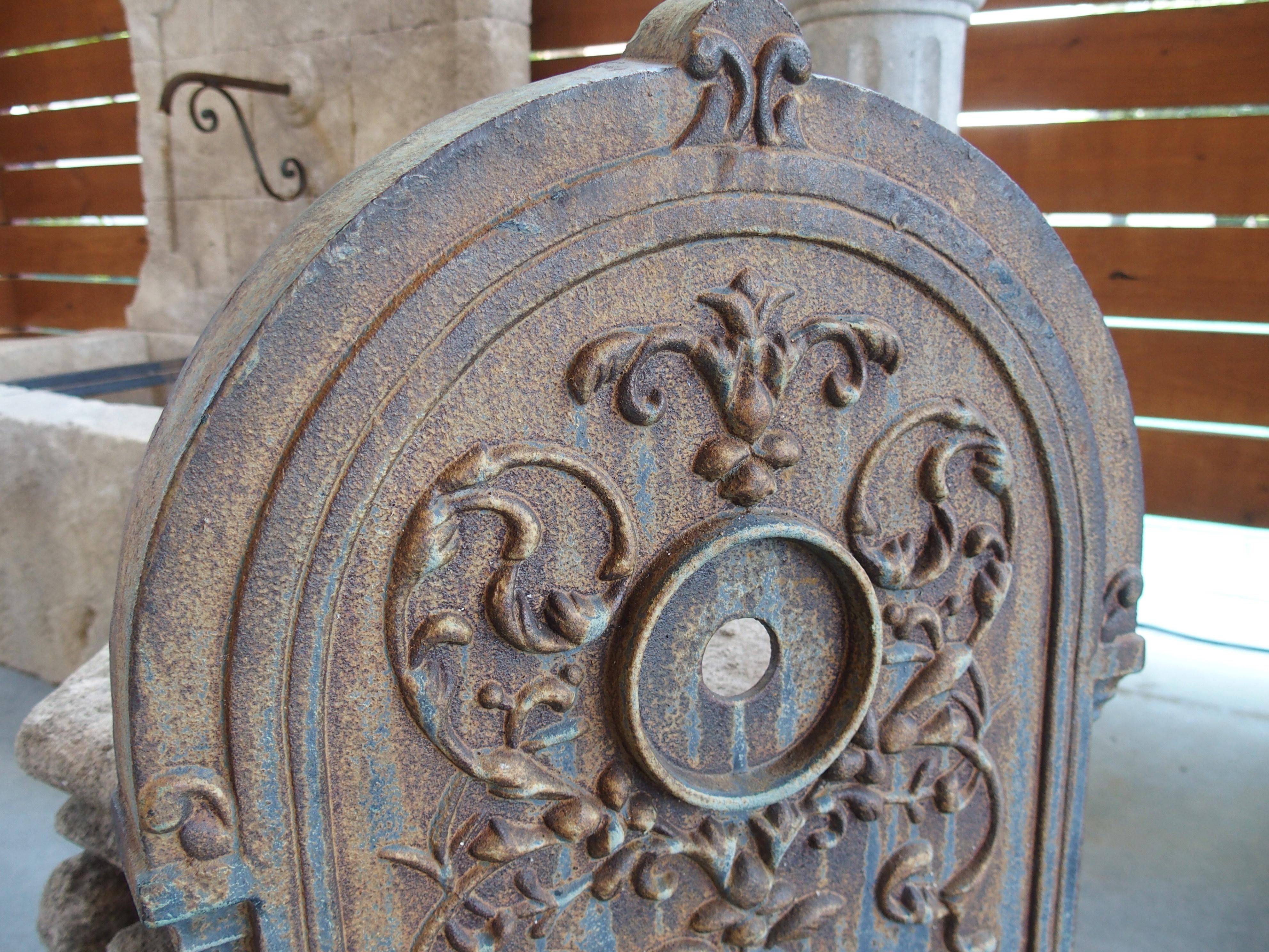 Small Cast Iron Fountain from Toulouse, France, 20th Century For Sale 5