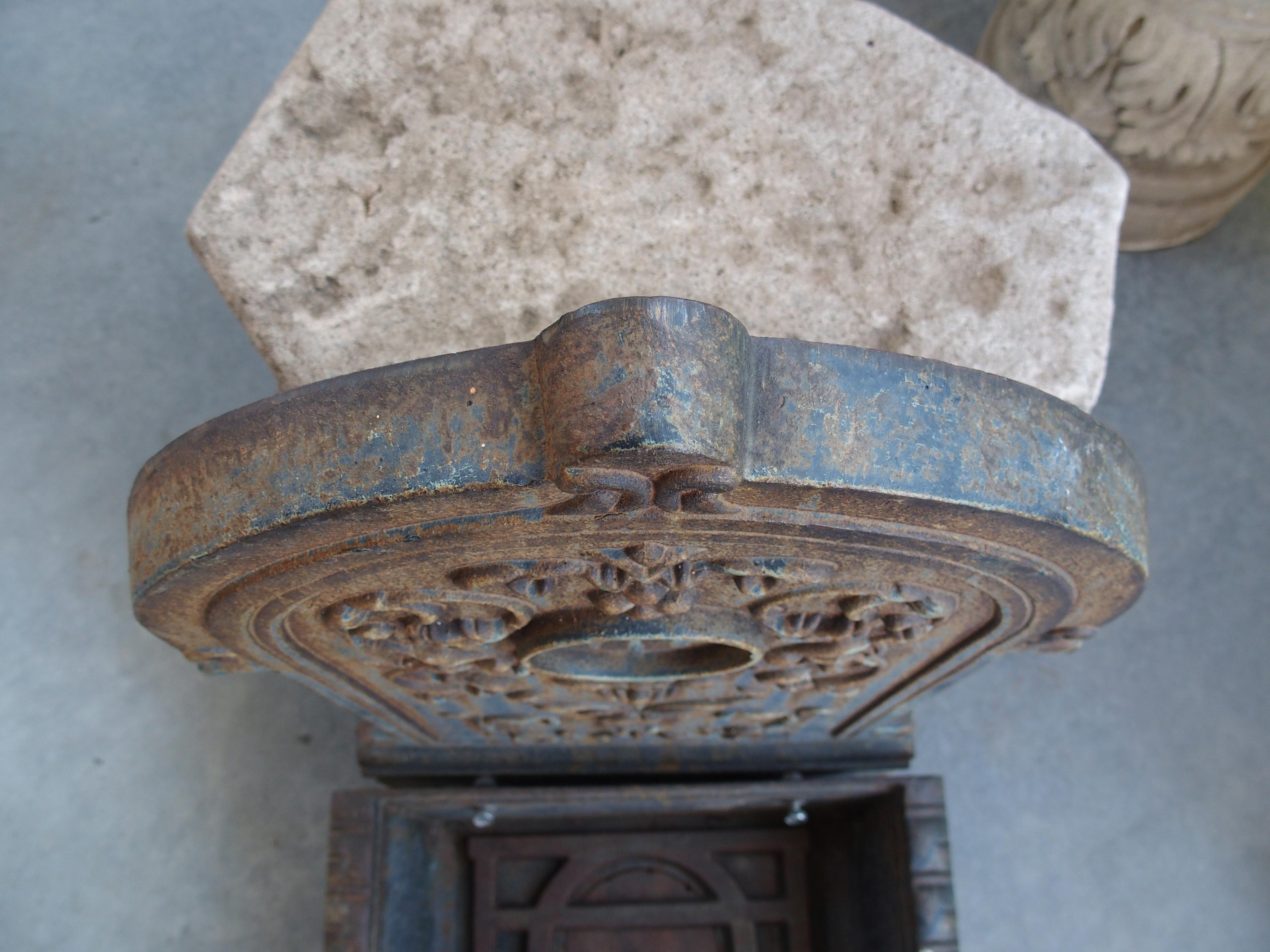 Small Cast Iron Fountain from Toulouse, France, 20th Century For Sale 7