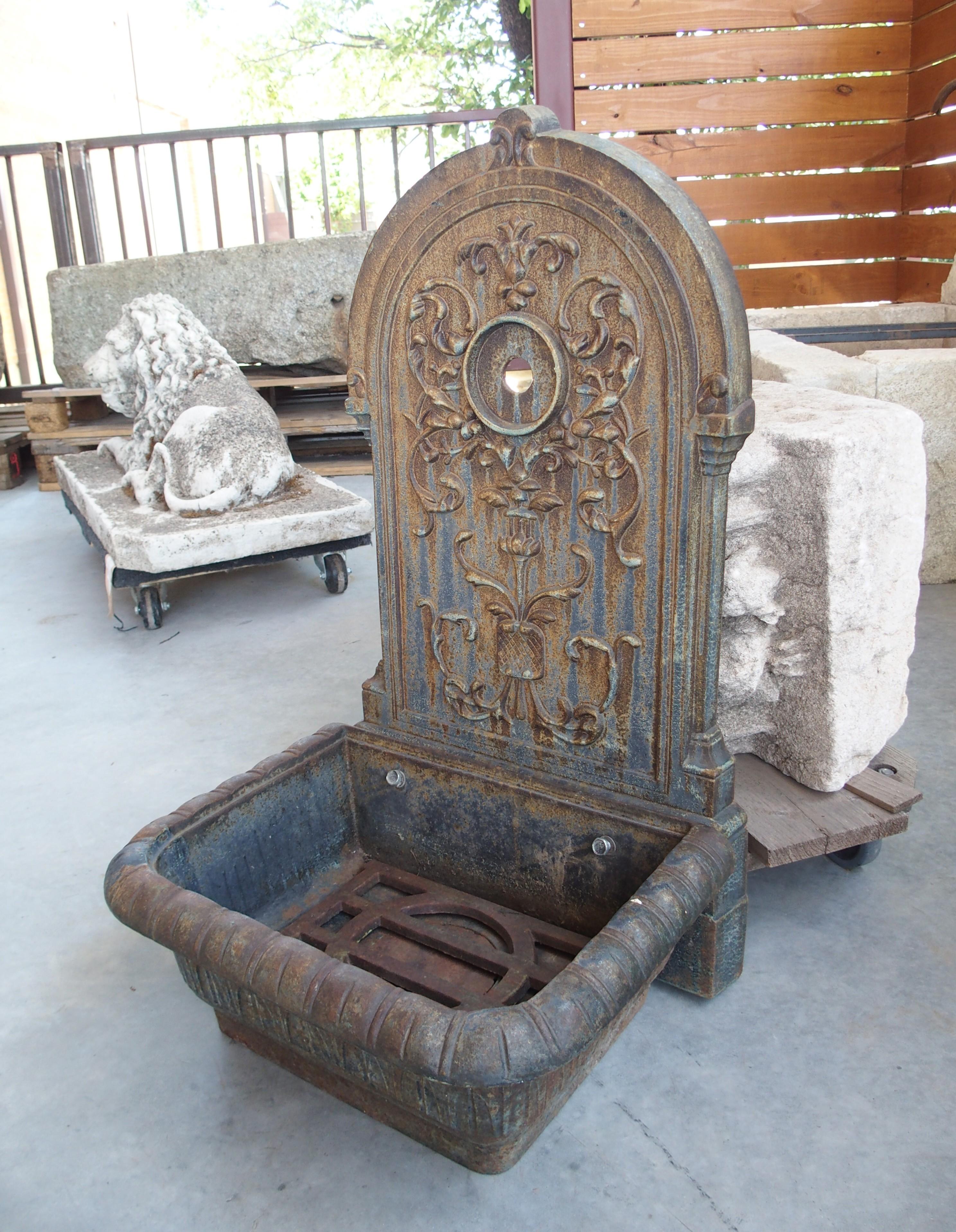 Small Cast Iron Fountain from Toulouse, France, 20th Century For Sale 12