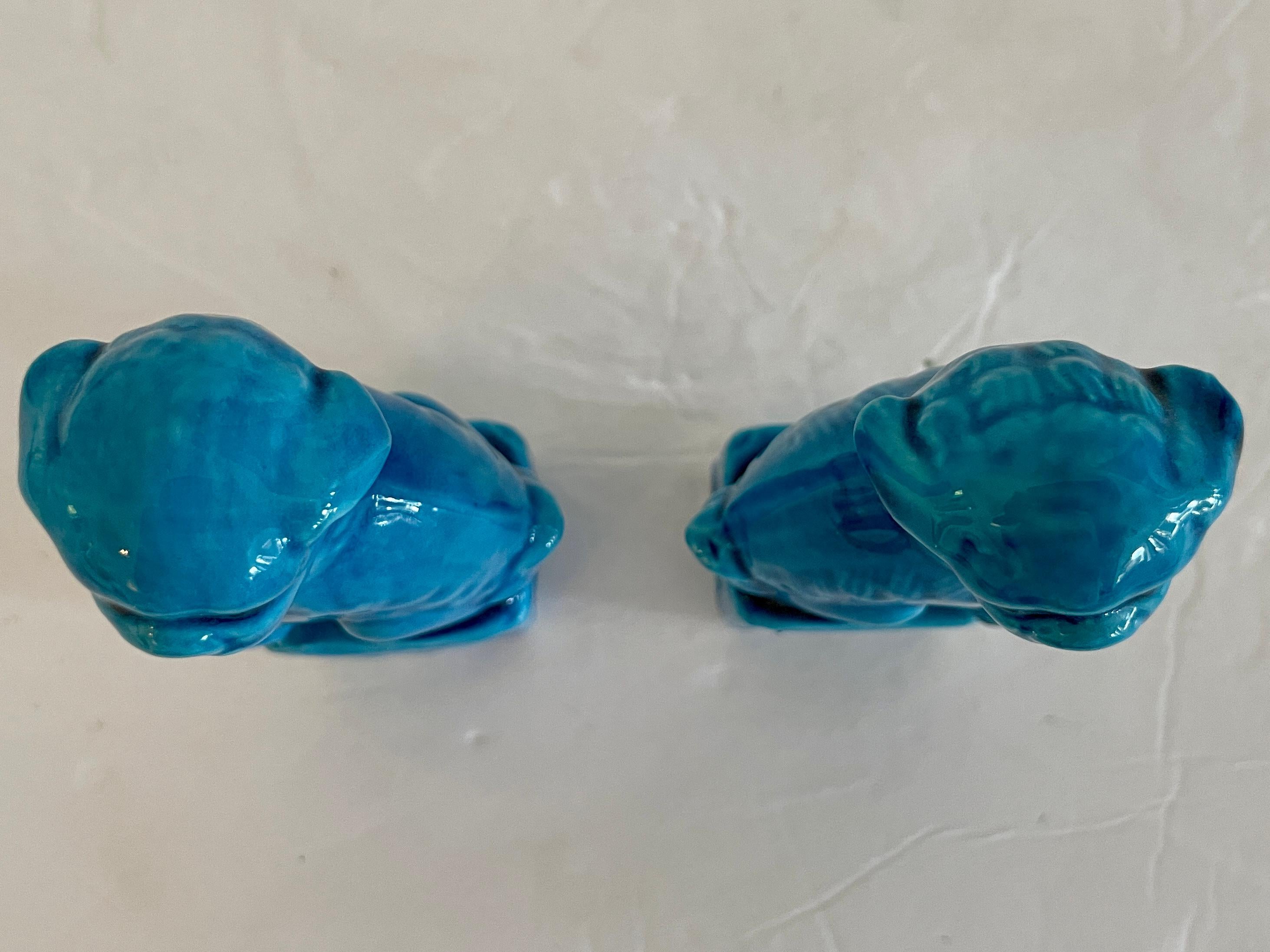 Small Ceramic Asian Turquoise Foo Dogs, a Pair For Sale 1