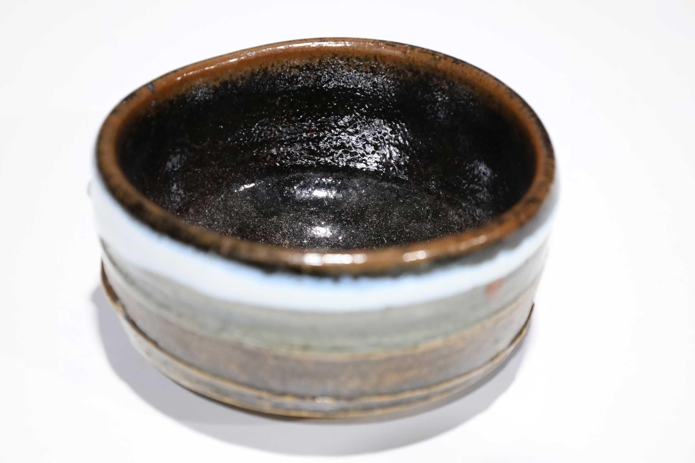 Small Ceramic Bowl by Albert Green In Excellent Condition For Sale In Dallas, TX