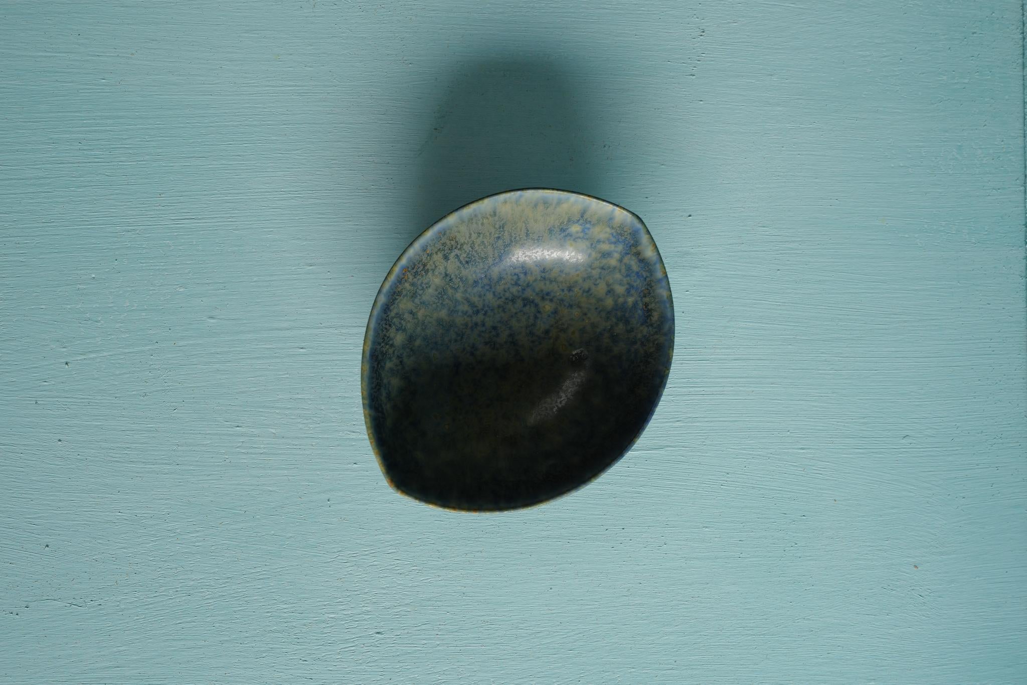 Mid-Century Modern Small ceramic bowl by Carl-Harry Stålhane, Rörstrand, Sweden, 1950s en vente