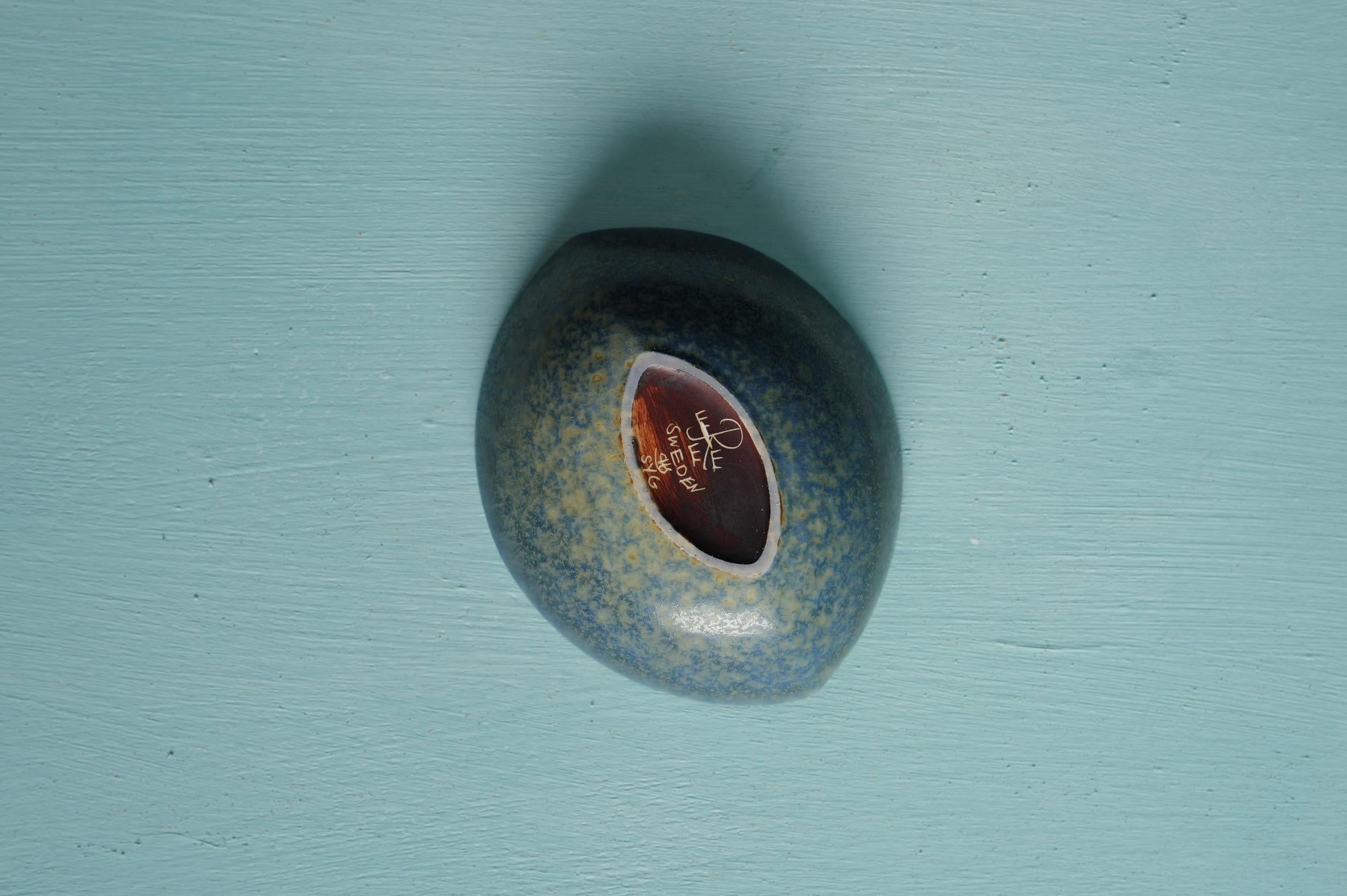 Tourné Small ceramic bowl by Carl-Harry Stålhane, Rörstrand, Sweden, 1950s en vente