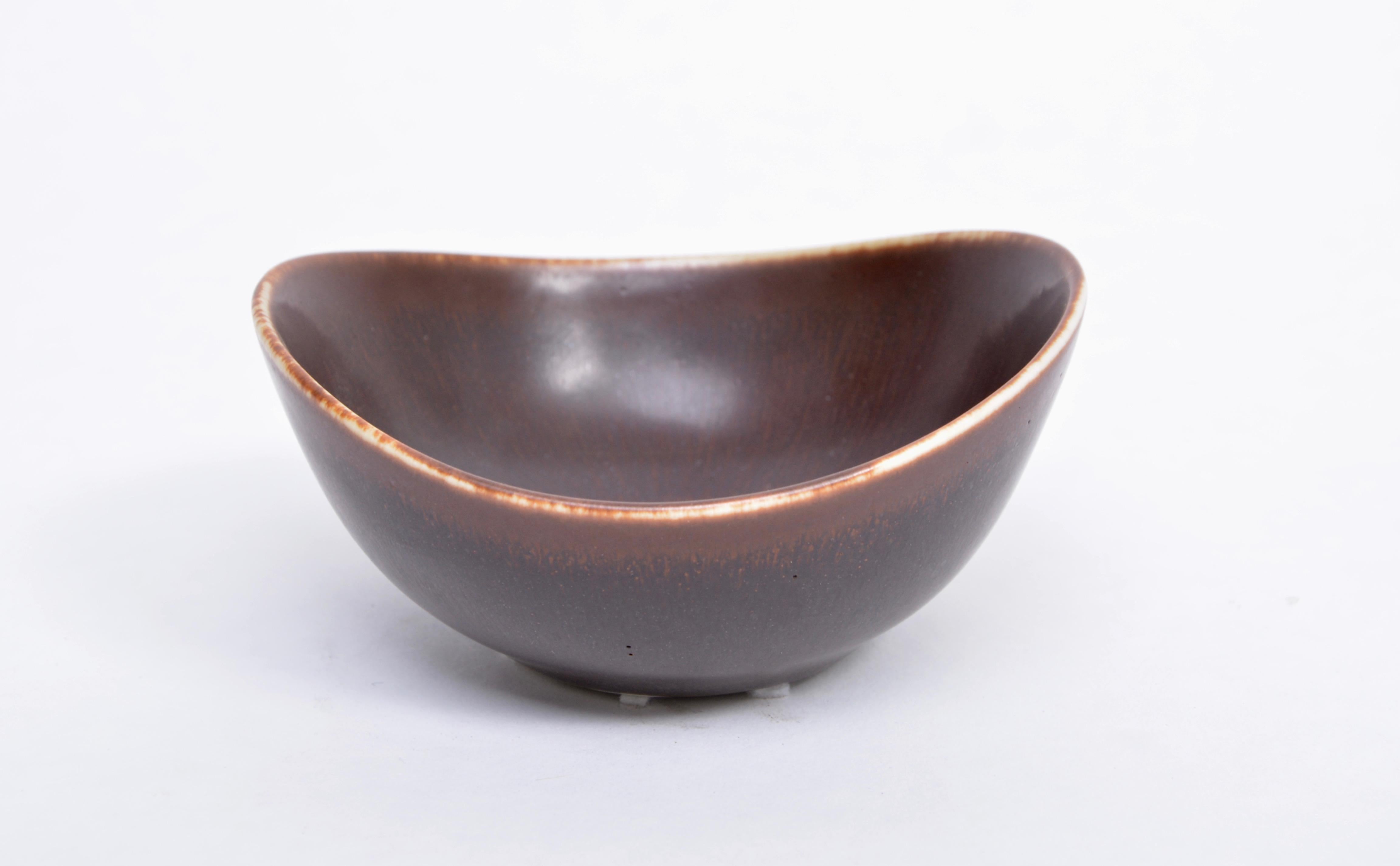 Swedish Small Brown Mid-Century Modern Ceramic bowl by Gunnar Nylund for Rörstrand