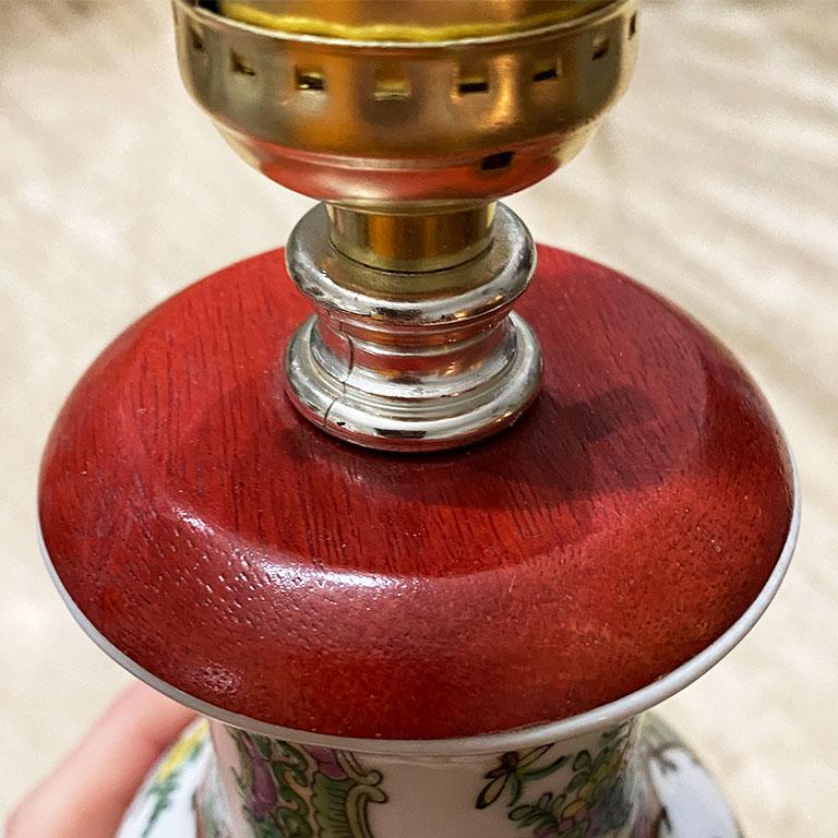 Small Ceramic Chinoiserie Famille Rose Asian Lamp with Wood Base In Good Condition In Oklahoma City, OK