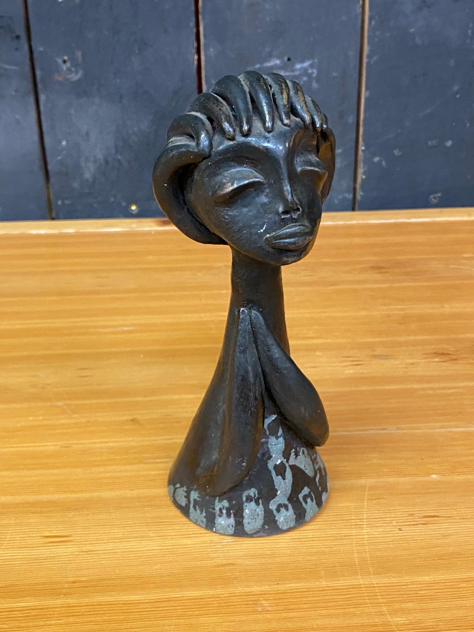 small ceramic circa 1950, in the style of Colette Gueden or Boleslaw Danikowski In Good Condition For Sale In Saint-Ouen, FR