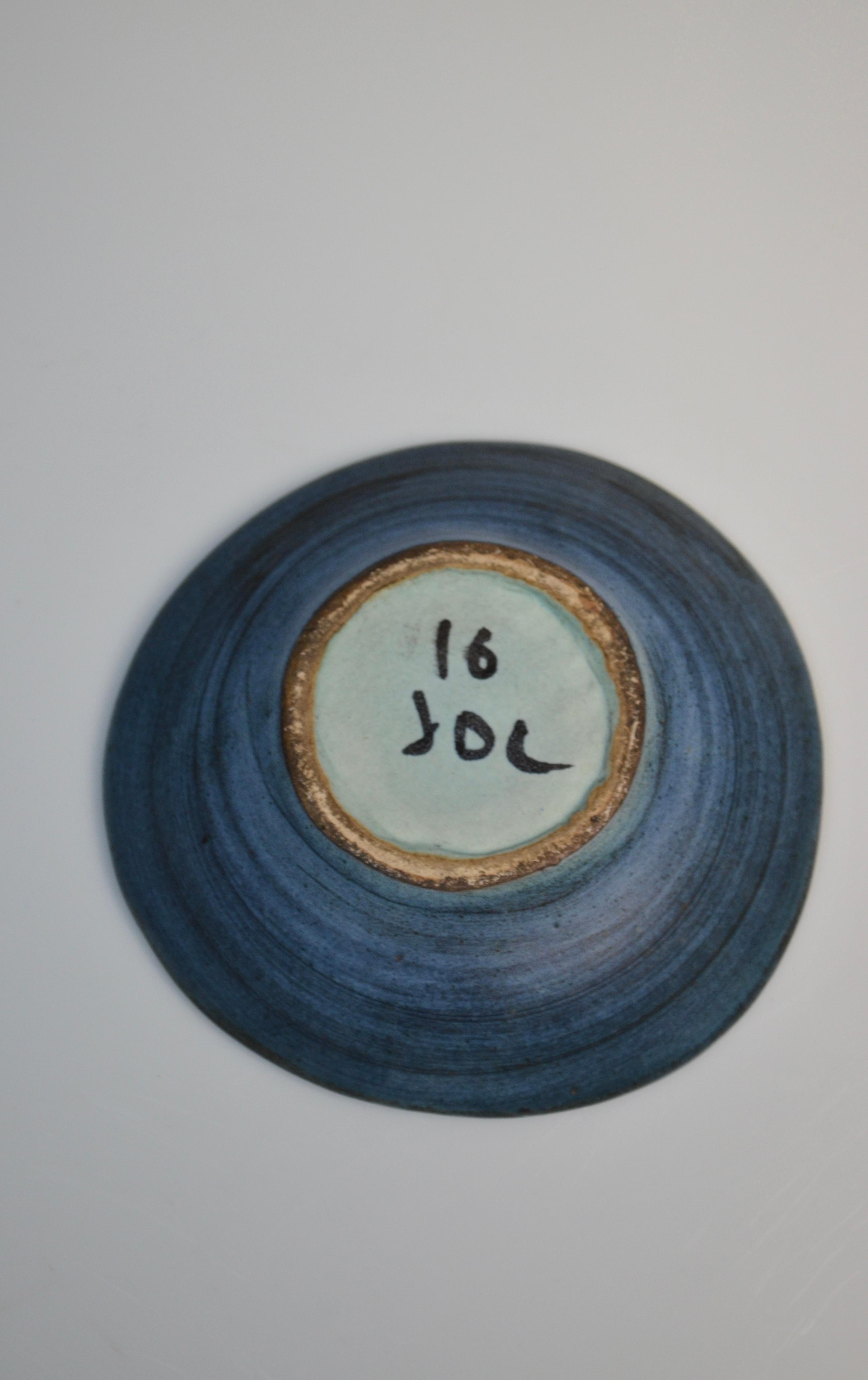 Piccolo piatto in ceramica di Jean De Lespinasse, Francia, anni '50 In condizioni buone in vendita a Marinha Grande, PT