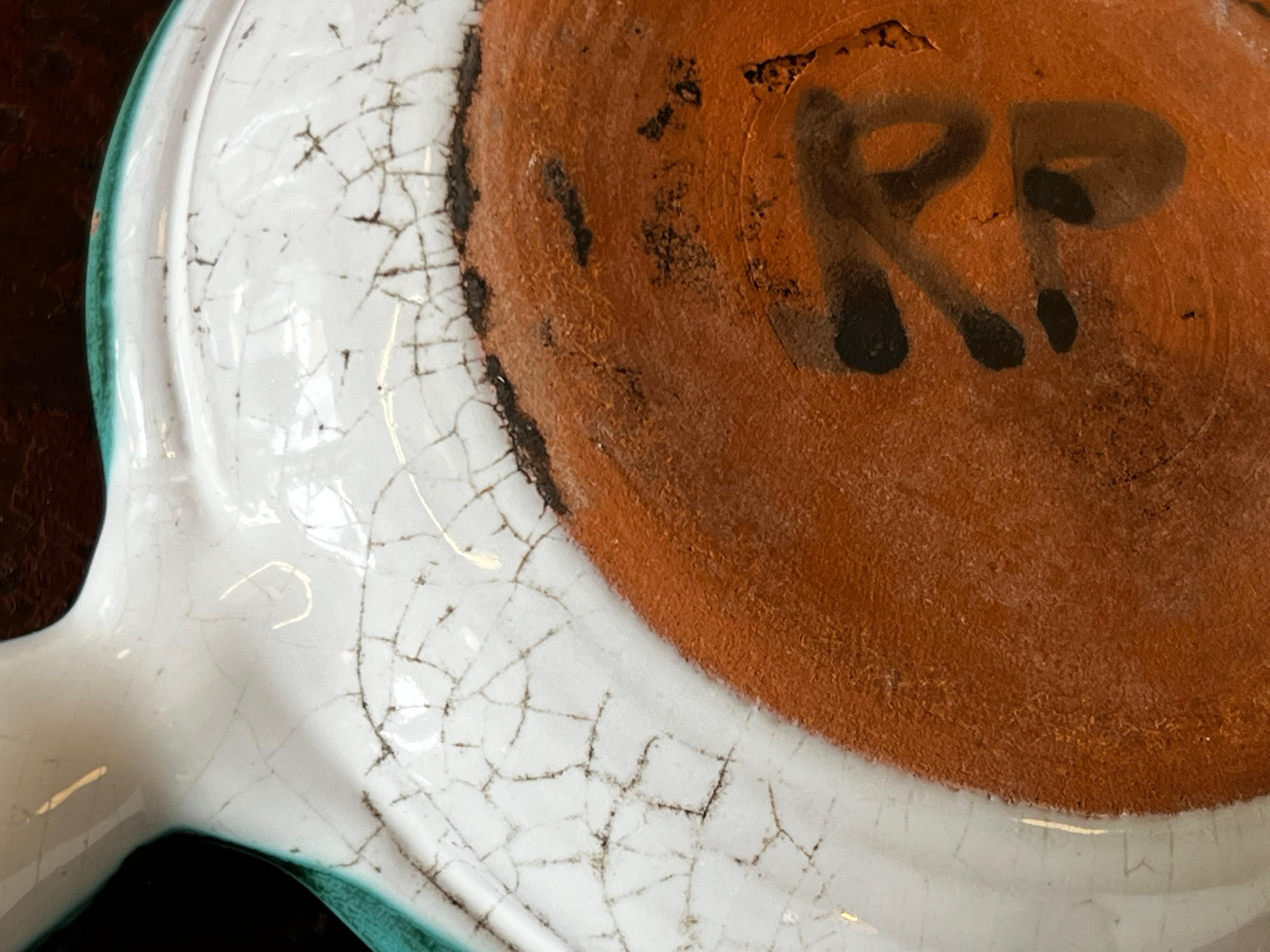 Pequeña sartén de cerámica firmada por Robert Picault Francia en los años 60 en venta 1