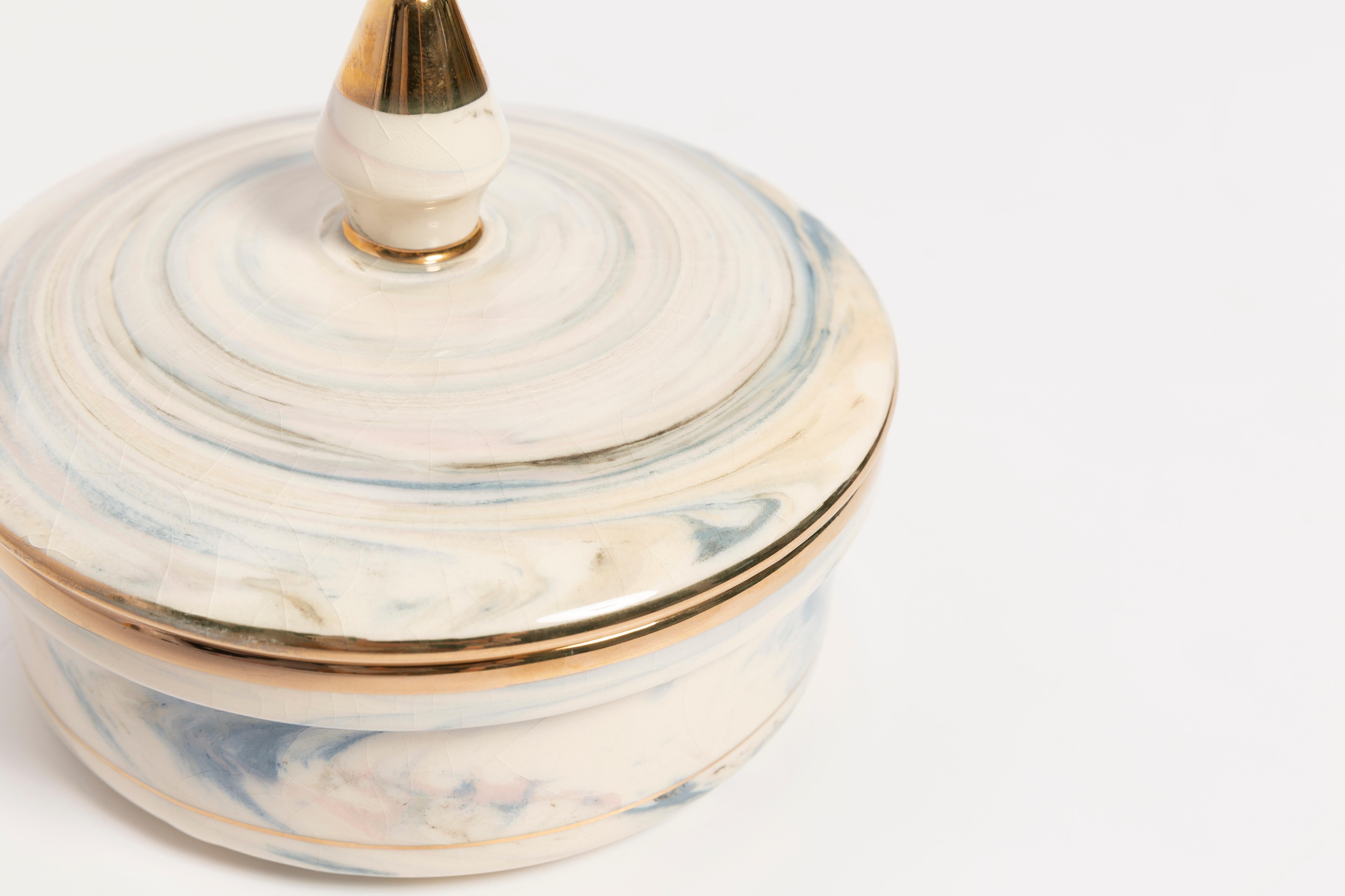 Vetro Piccolo vaso in ceramica per caramelle o portagioie, XX secolo, Europa, anni '60 in vendita