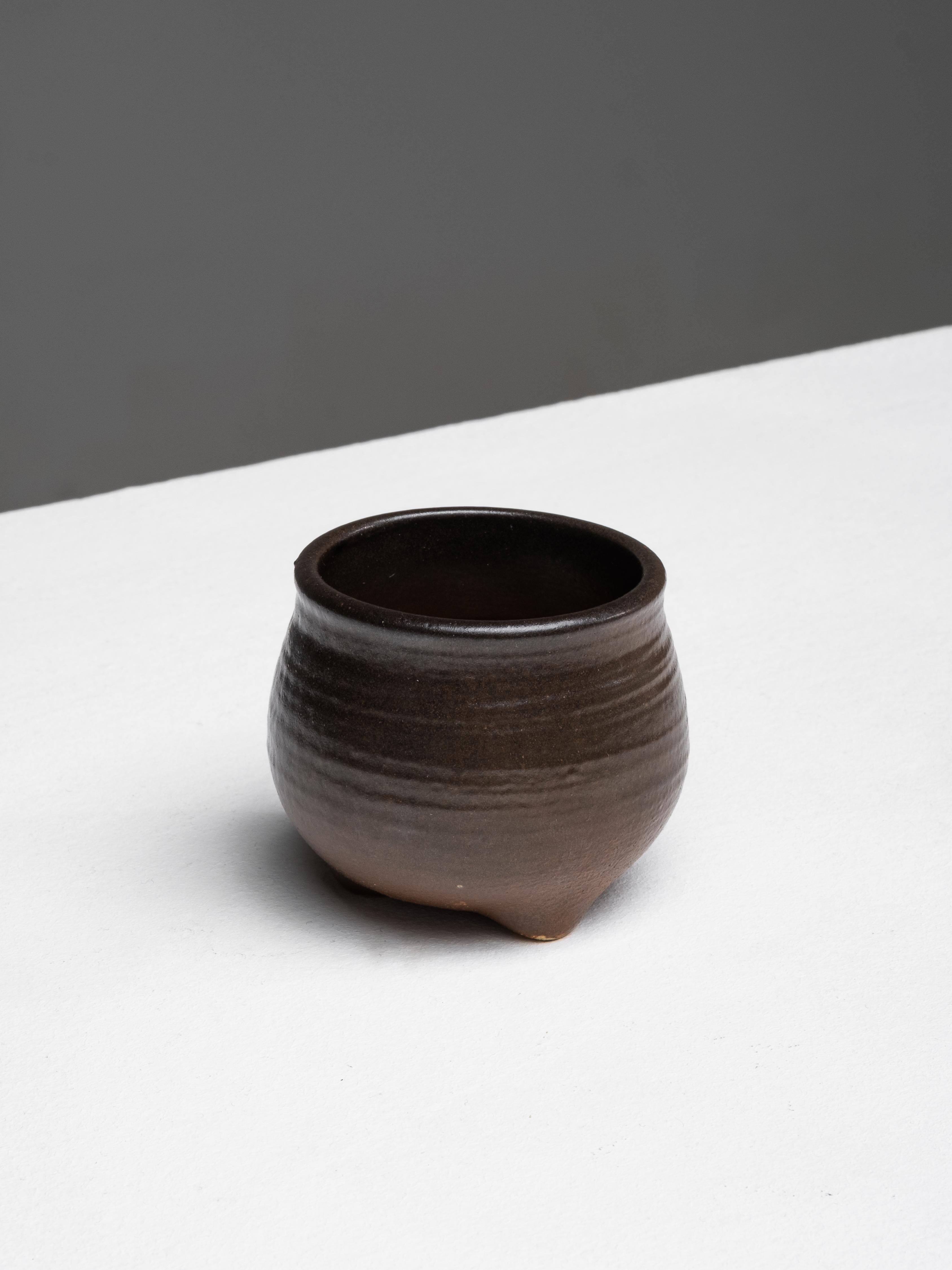 Smaltato Piccolo vaso in ceramica di Francesca Mascitti Lindh per Arabia, Finlandia, anni '60 in vendita