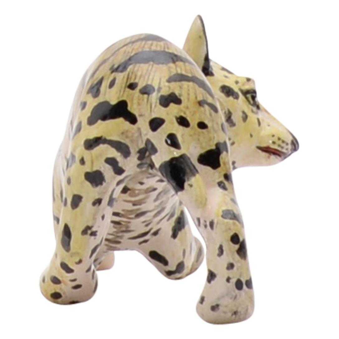 Cuit Petite sculpture de chat sauvage en céramique, faite à la main en Afrique du Sud en vente