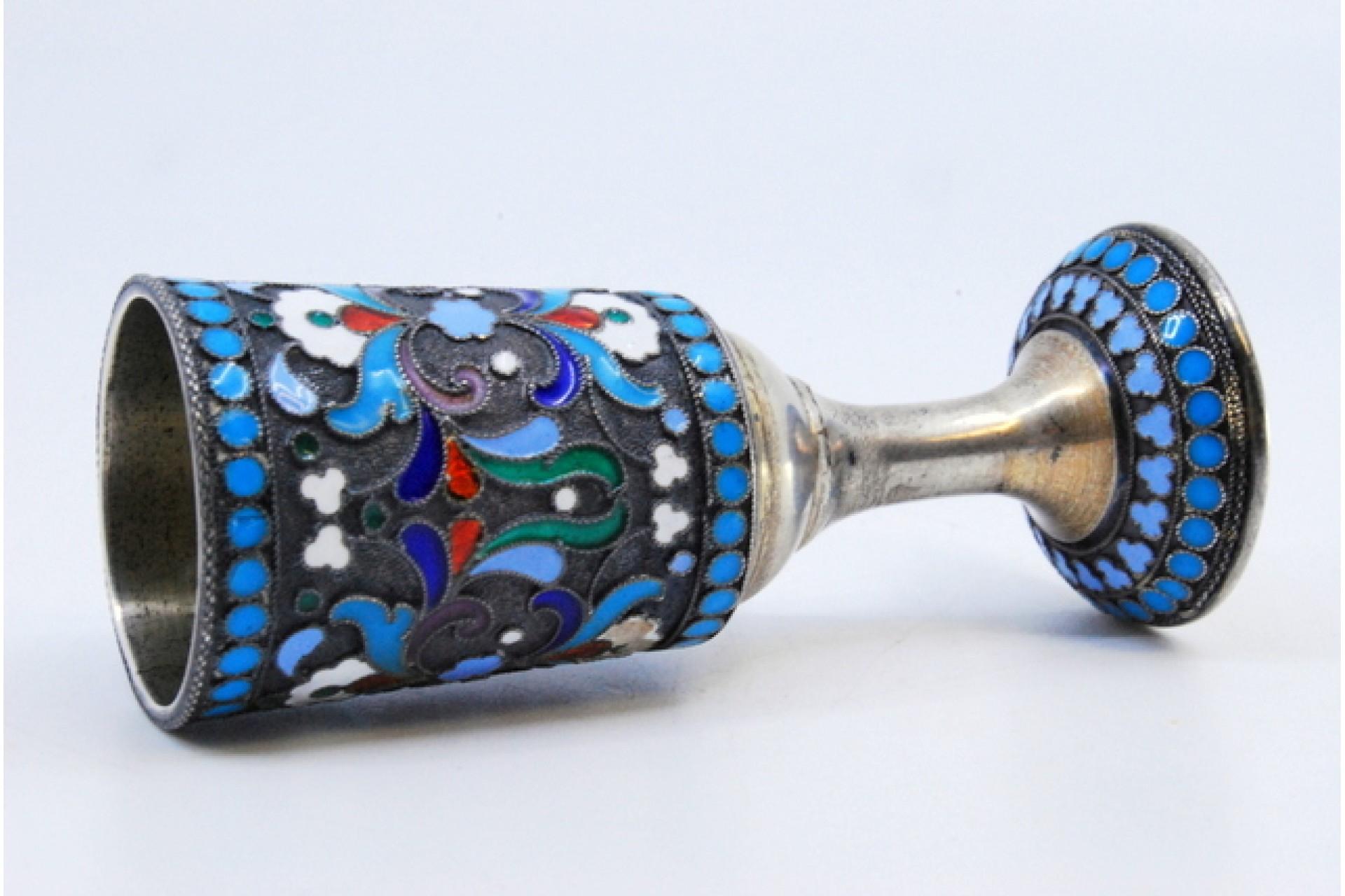 Small chalice in cloisonné enameled silver in the Russian style (Silber) im Angebot