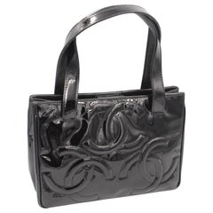 Small Chanel  3 Logo Handbag in Black Patented Leather