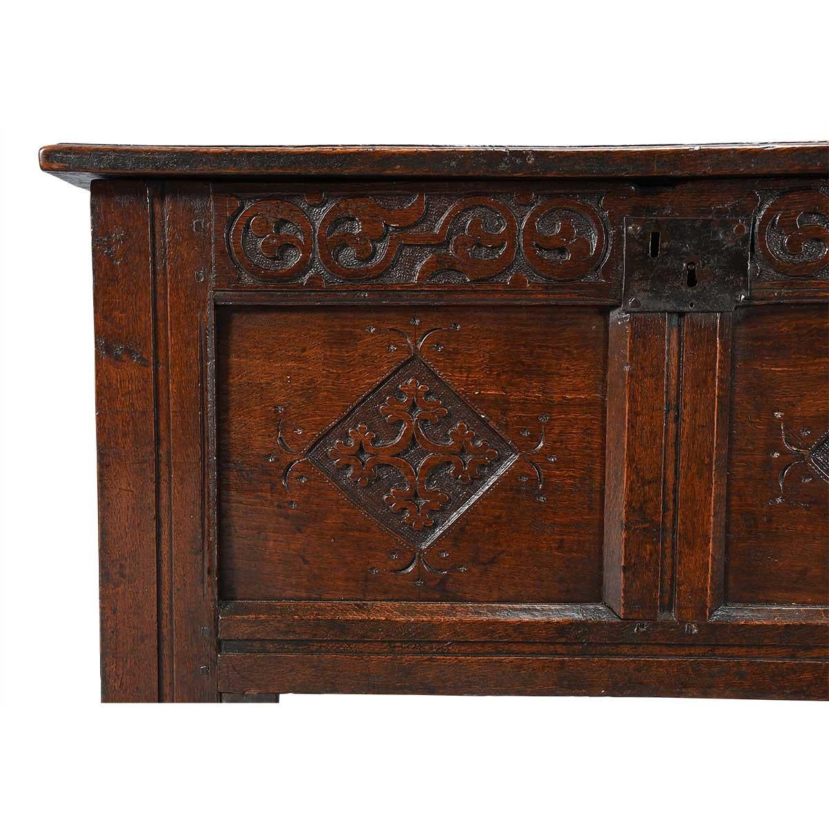 Inglese Piccolo scrigno a pannelli in Oak del periodo Charles II in vendita