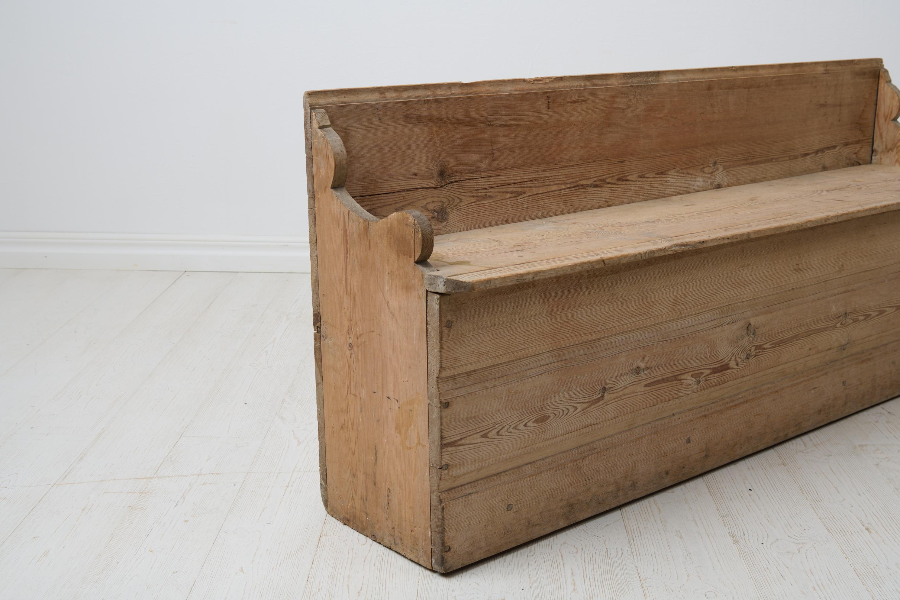 Charmant petit banc ancien d'art populaire primitif suédois à patine naturelle en vente 4