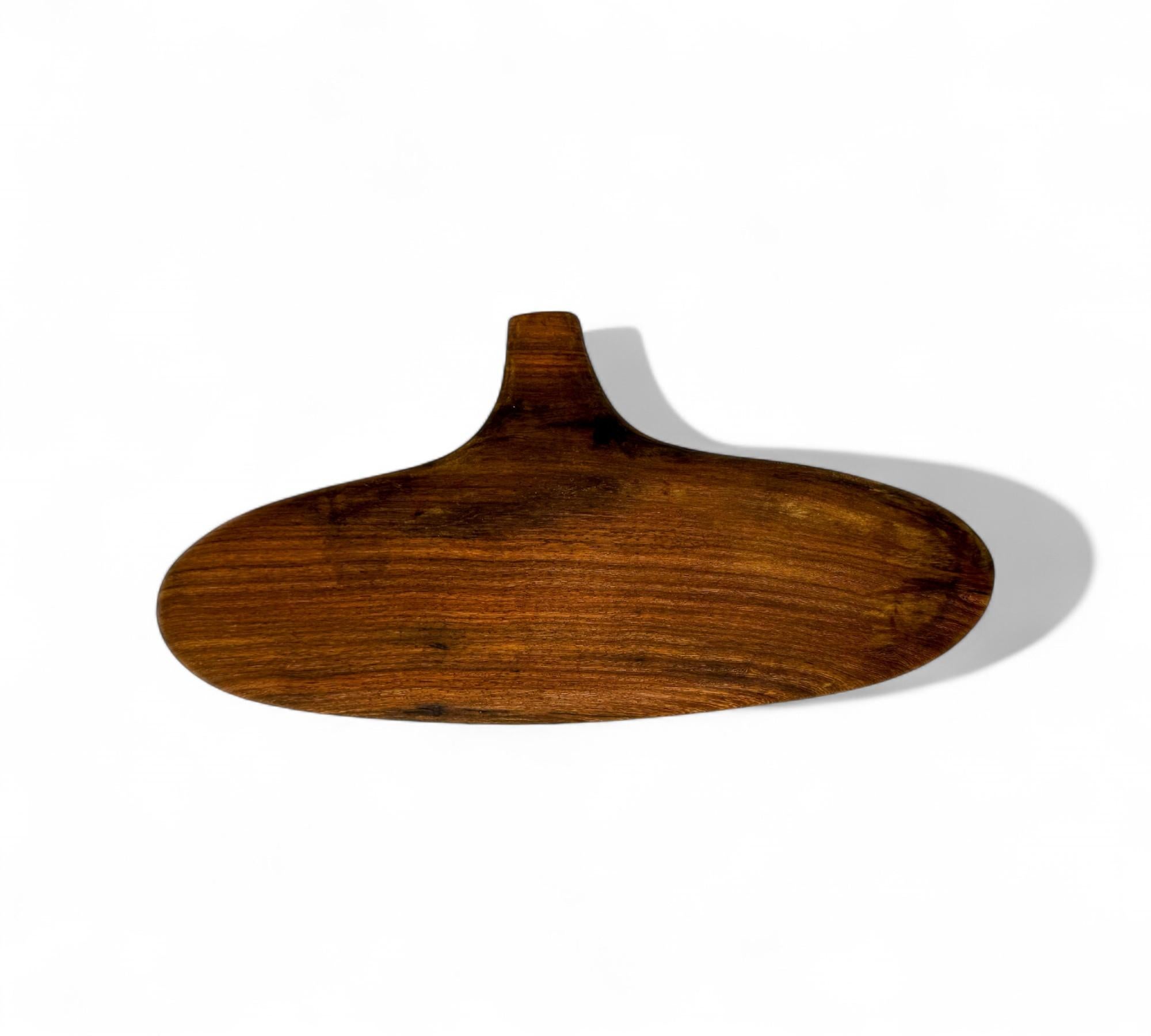Kleines Käsebrett aus Tzalam-Holz, Taller Maya, Mexiko, 2024 - Lot 784 im Zustand „Gut“ im Angebot in New York, NY