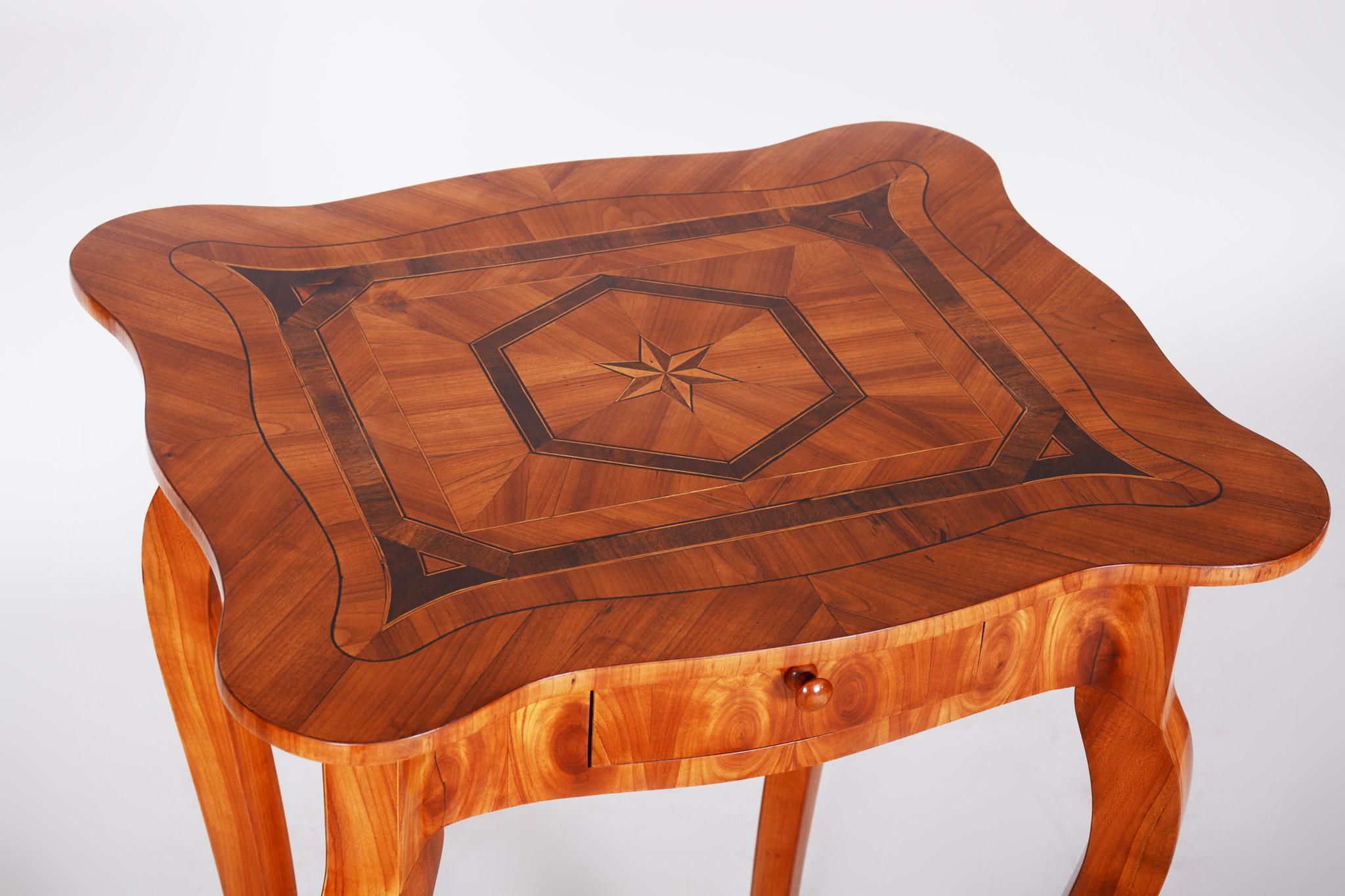 Shipping to any US port only for $290 USD

Czech classicism biedermeier small table
Period: 1780-1789
Material: Cherry tree
Shellac polished.





   
