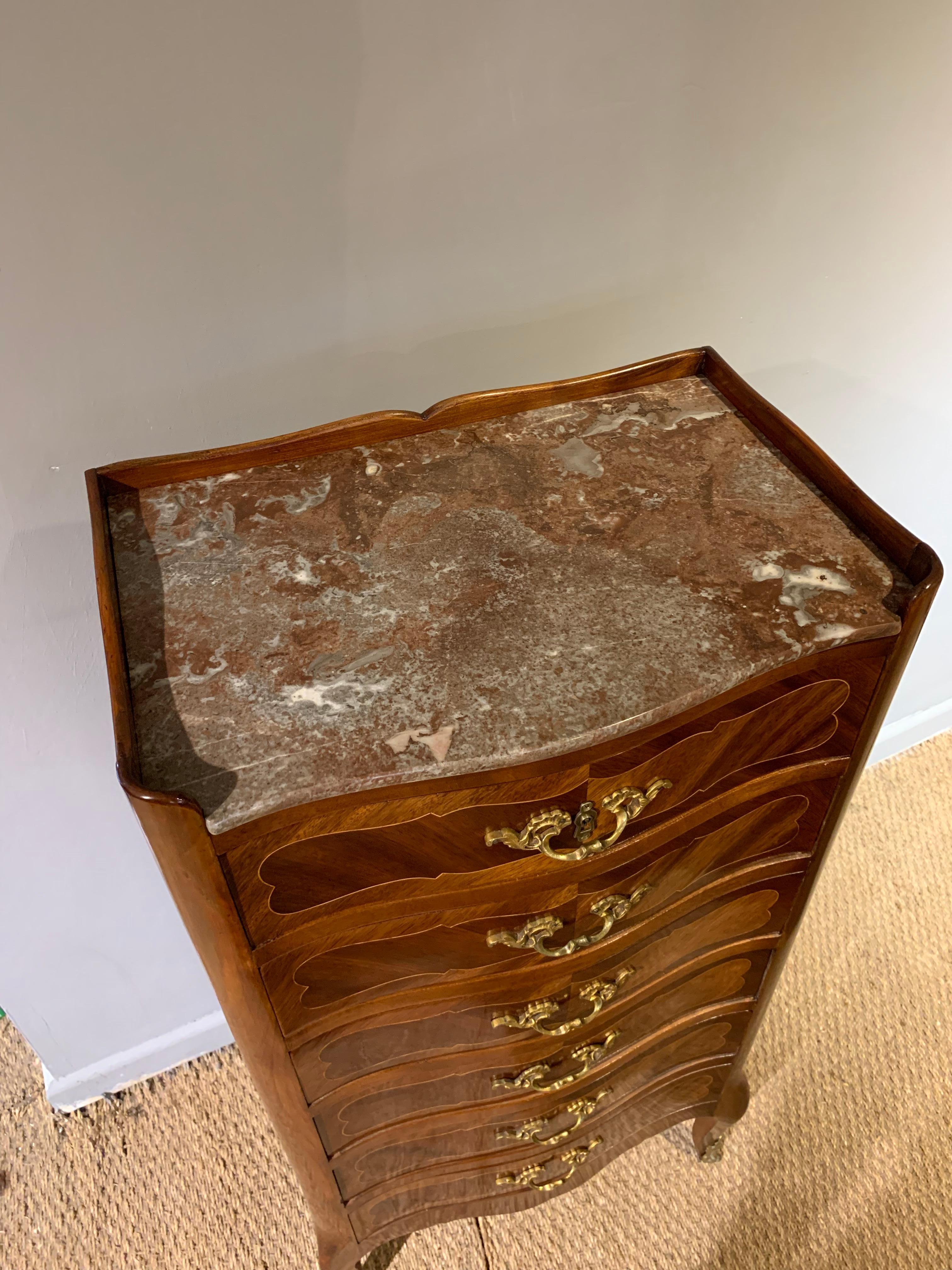 Early 20th Century Small Chest of Drawers For Sale