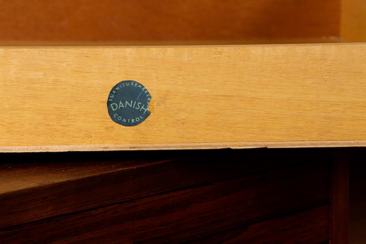 Piccola cassettiera, mobile da ingresso o occasionale, danese in palissandro 1960. in vendita 6