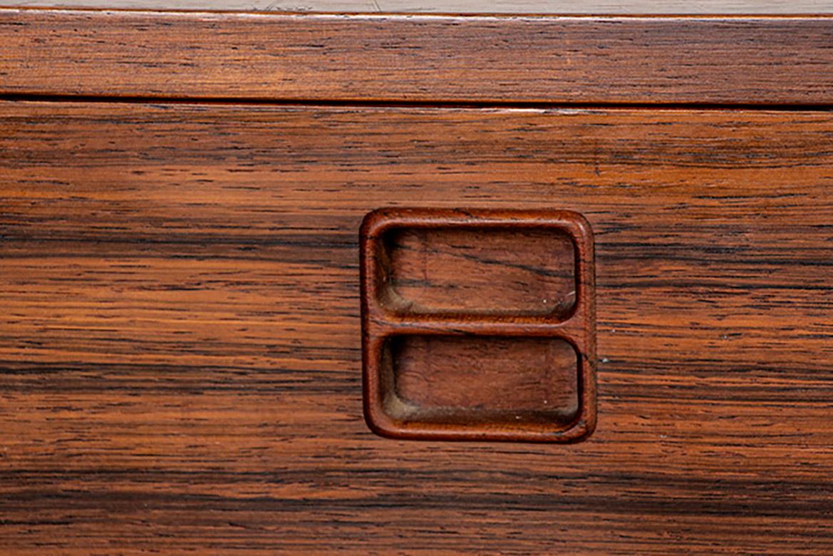 Piccola cassettiera, mobile da ingresso o occasionale, danese in palissandro 1960. In condizioni ottime in vendita a JOINVILLE-LE-PONT, FR