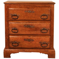 Small Chest of Drawers in Oak, Late 17th Century, France