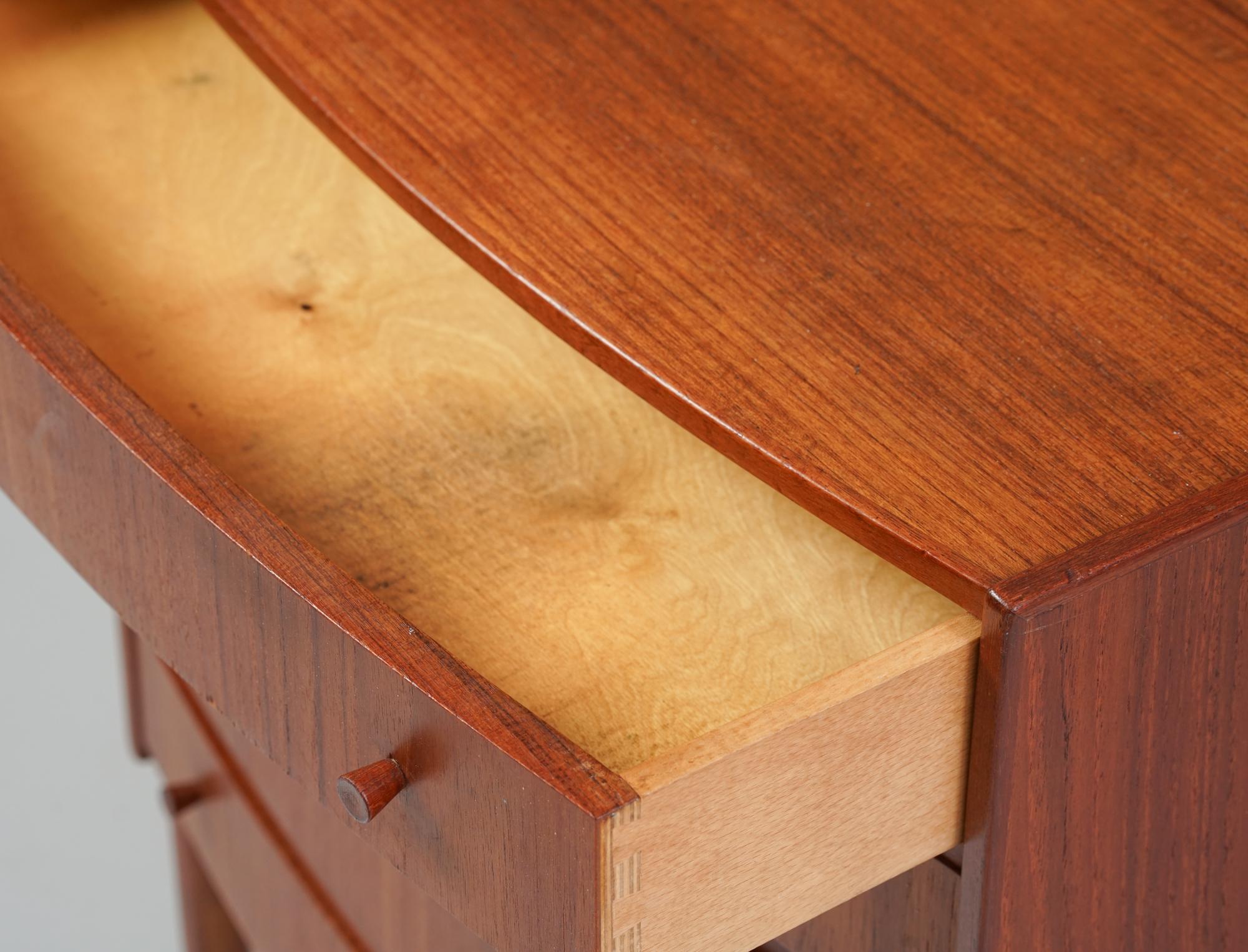 Small Chest of Drawers, Kai Kristiansen, Feldballes Møbelfabrik, 1960s In Good Condition For Sale In Helsinki, Uusimaa