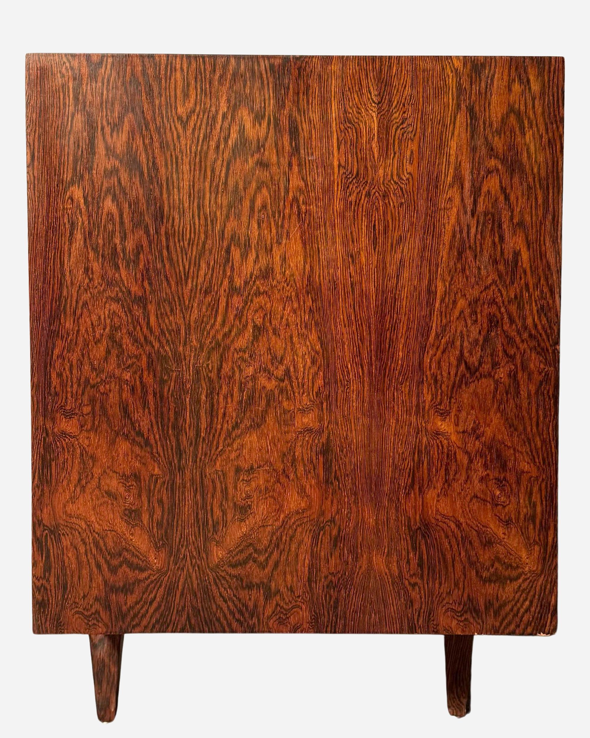 Piccola cassettiera con quattro cassetti, di Joseph-André Motte, Parigi, Francia, circa 1960 In condizioni buone in vendita a Paris, FR