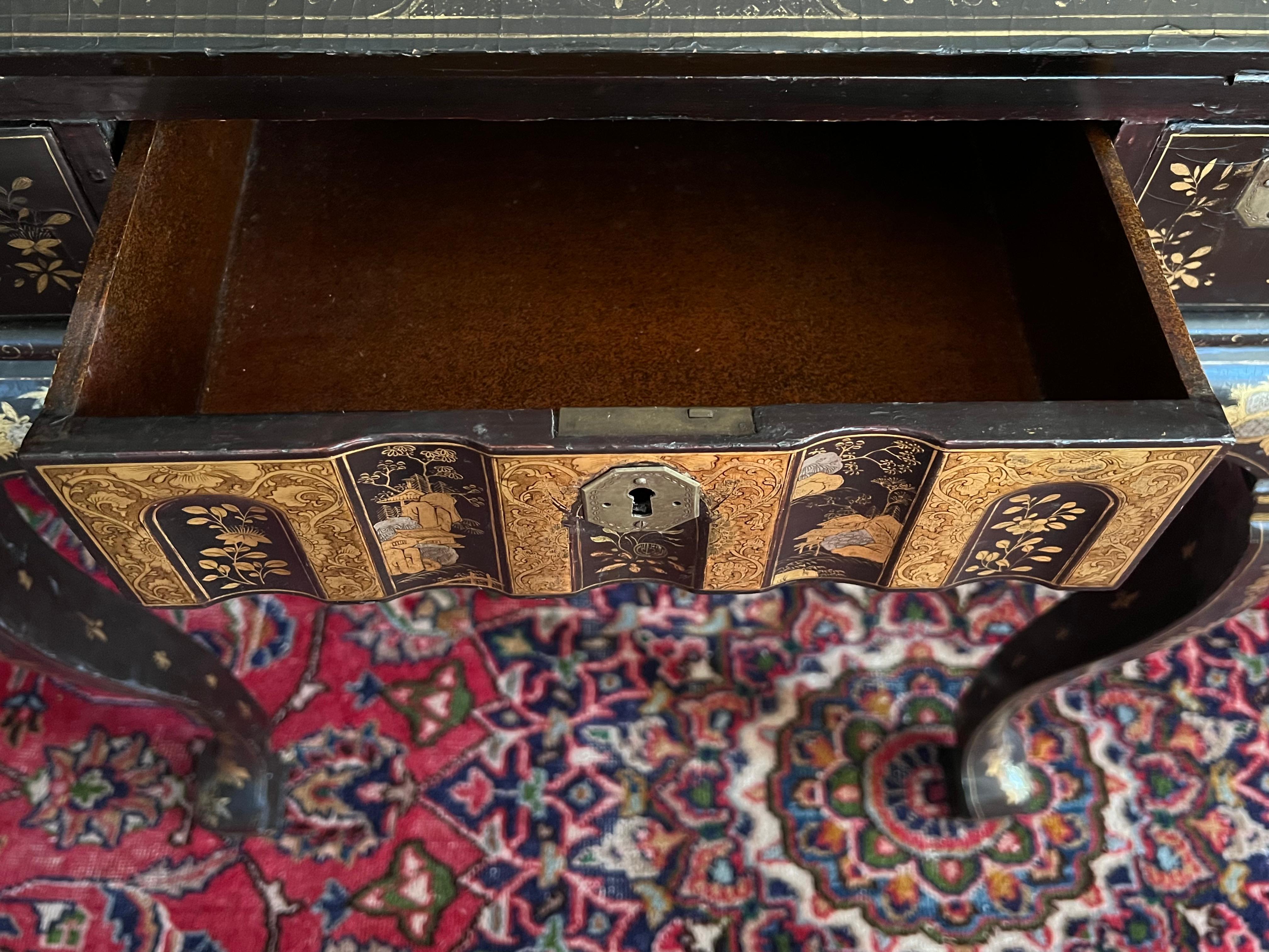 Small Chinese 18th Century Export Lacquer Desk 3