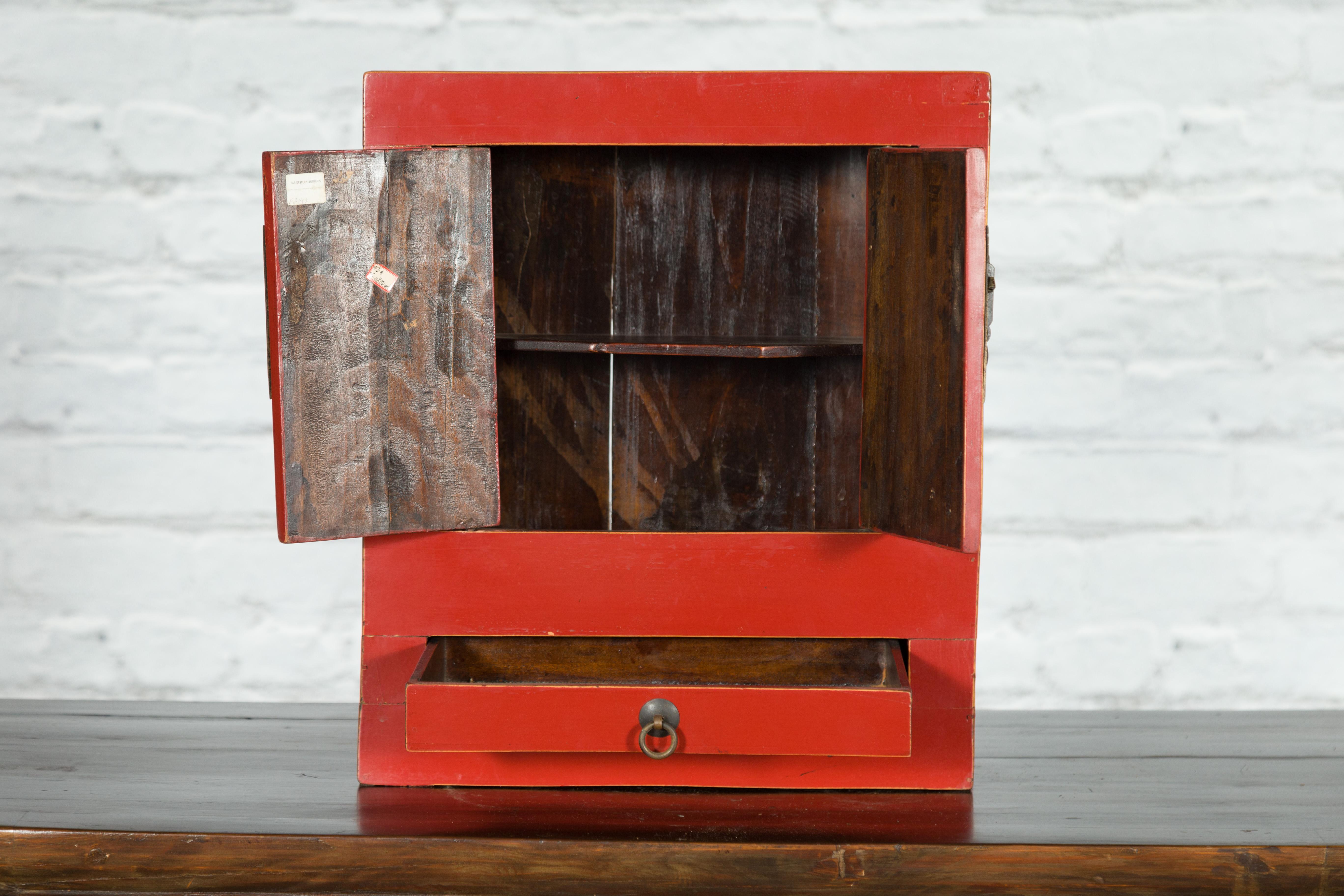 20th Century Small Chinese 1900s Red Lacquered Cabinet with Brass Hardware and Single Drawer