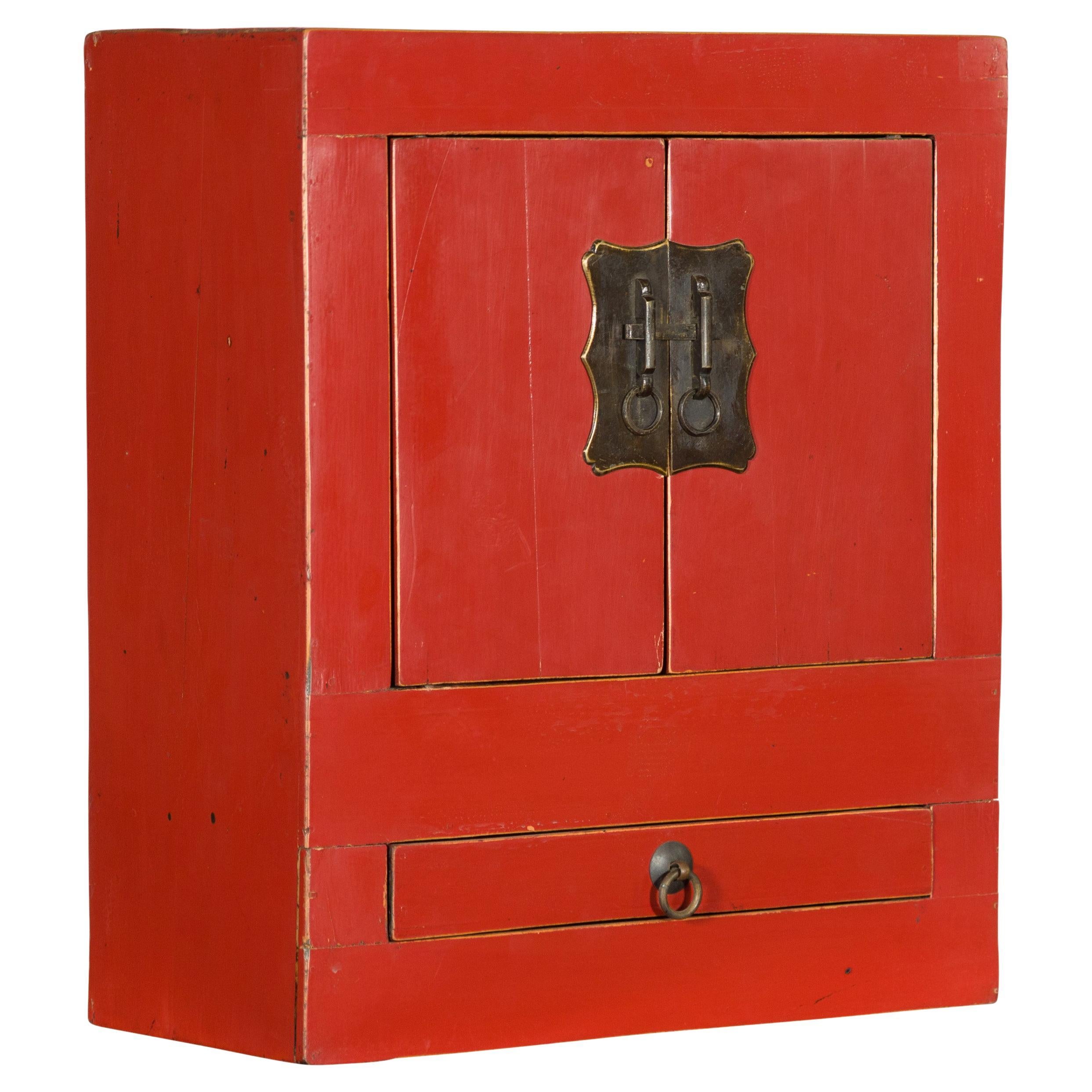 Small Chinese 1900s Red Lacquered Cabinet with Brass Hardware and Single Drawer