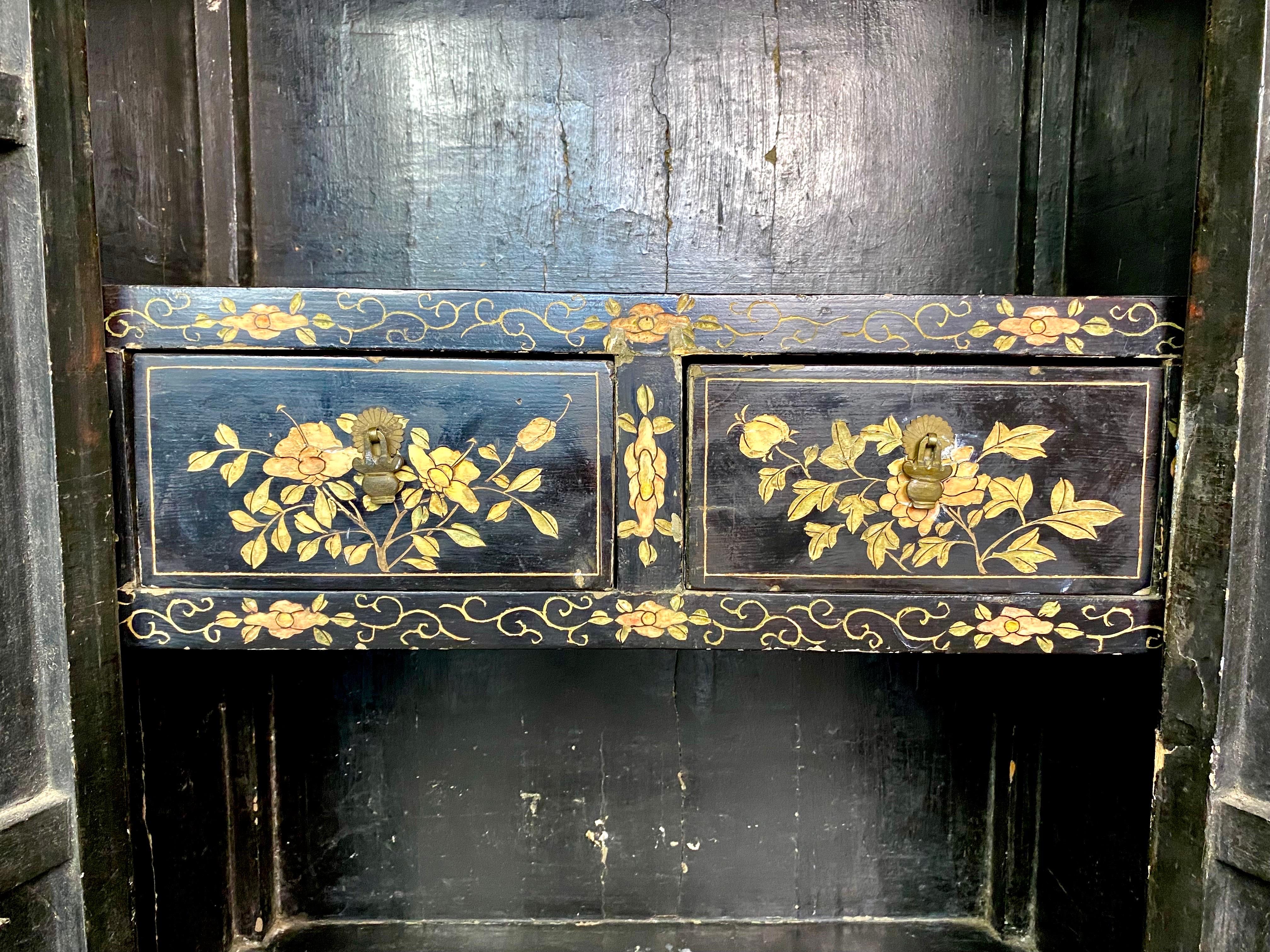 Small Chinese Black Lacquered Wardrobe 19th Century For Sale 11
