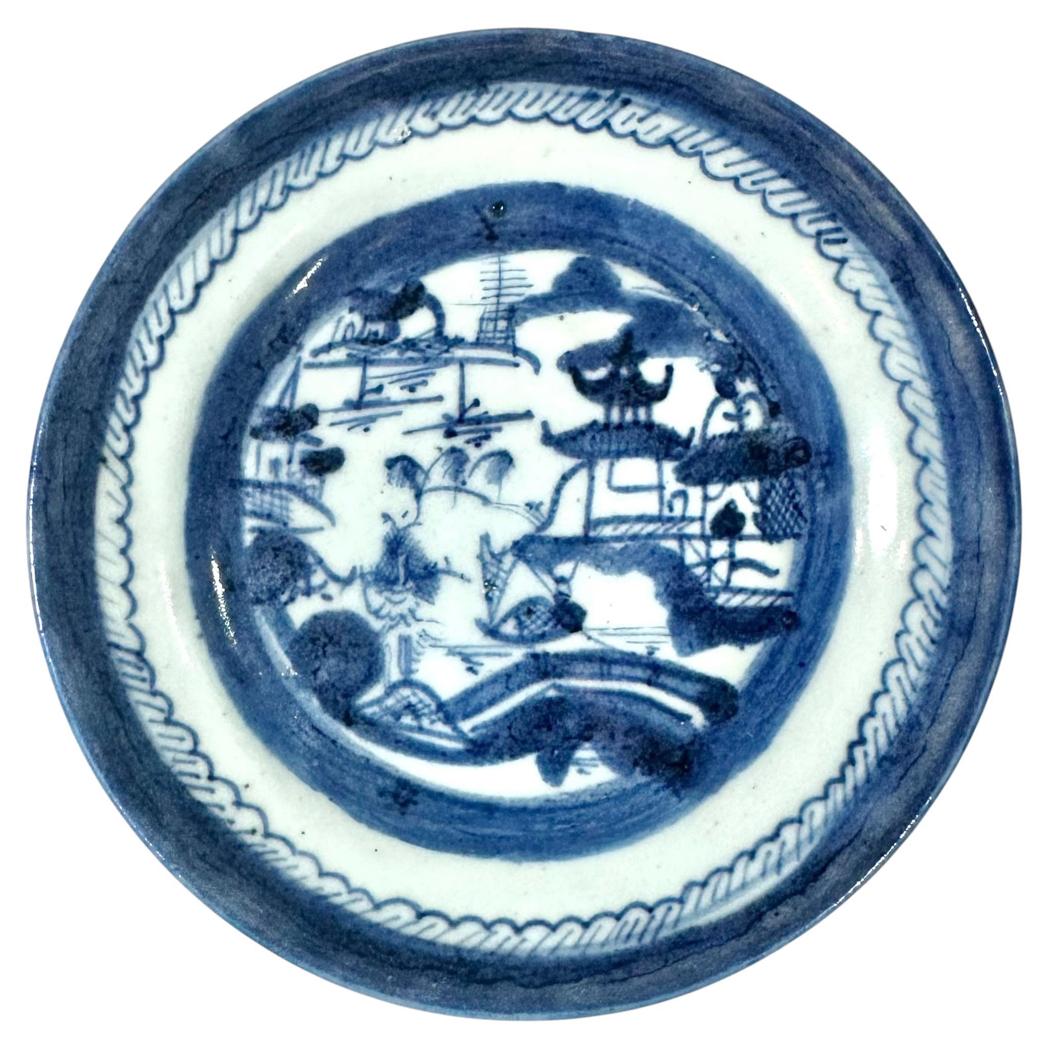 Kleines kantonesisches blau-weißes Porzellangeschirr