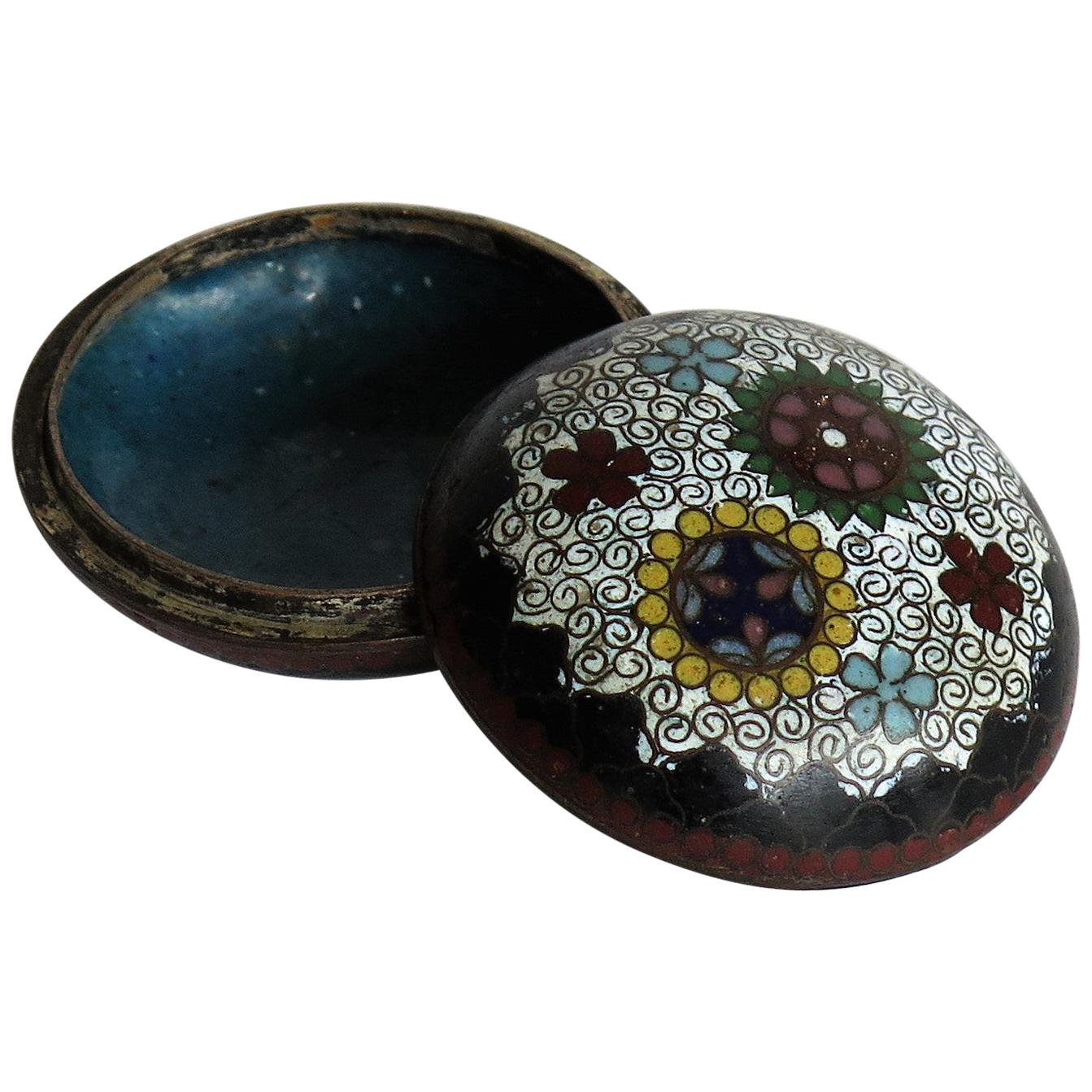 Small Chinese Cloisonné Lidded Box, Qing Dynasty, 19th Century