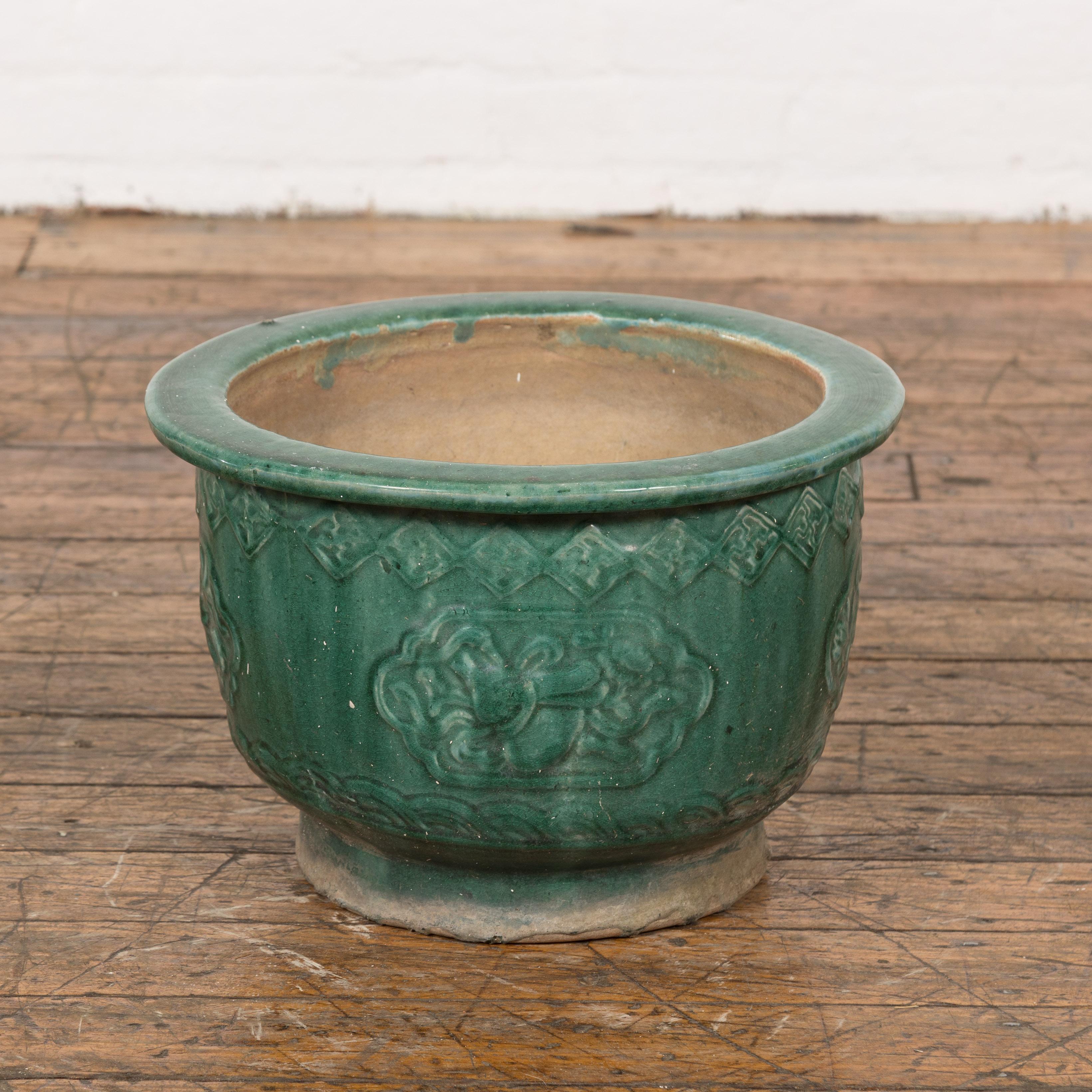 Small Chinese Qing Dynasty Hunan Style Green Glazed Planter with Cartouches 7
