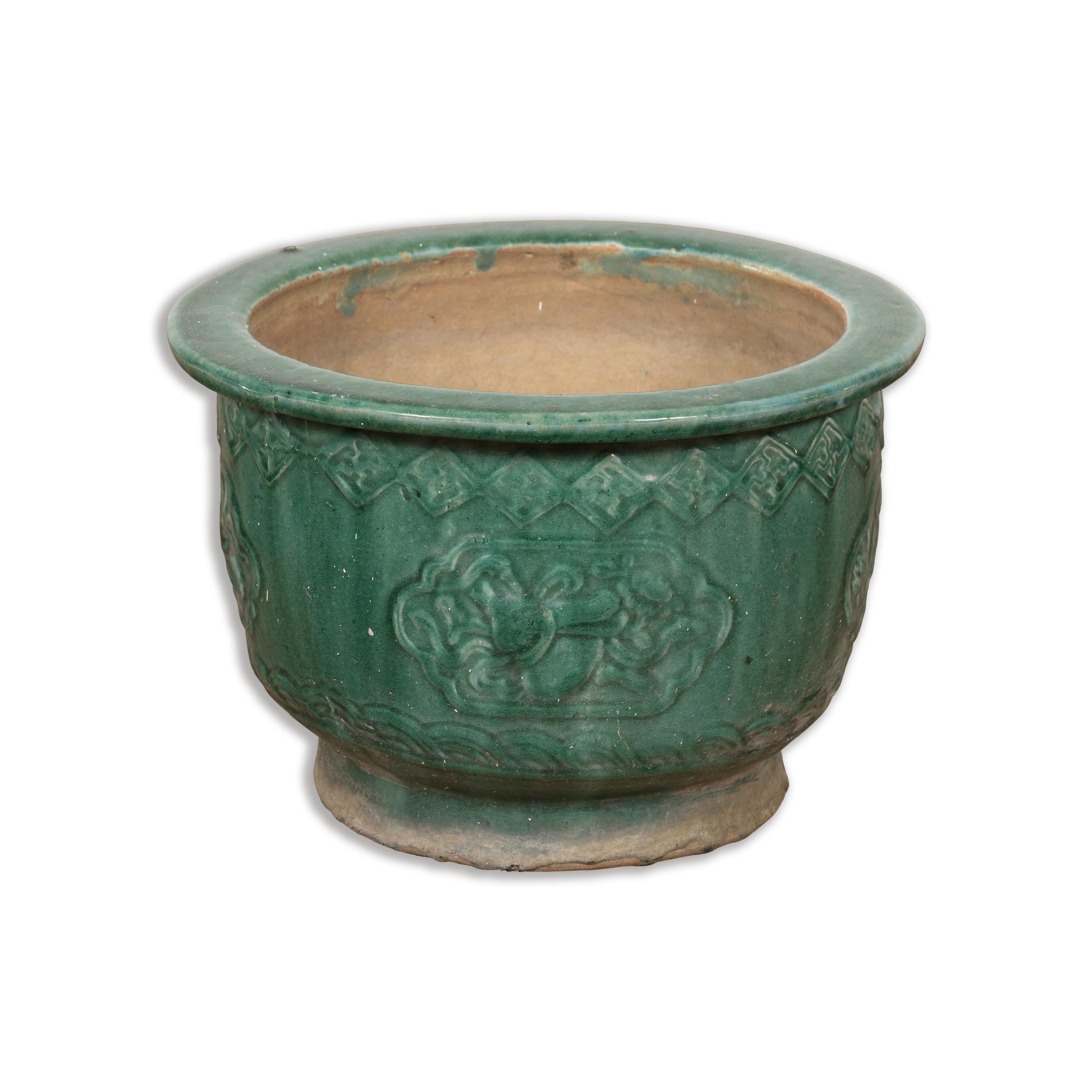 Small Chinese Qing Dynasty Hunan Style Green Glazed Planter with Cartouches 10