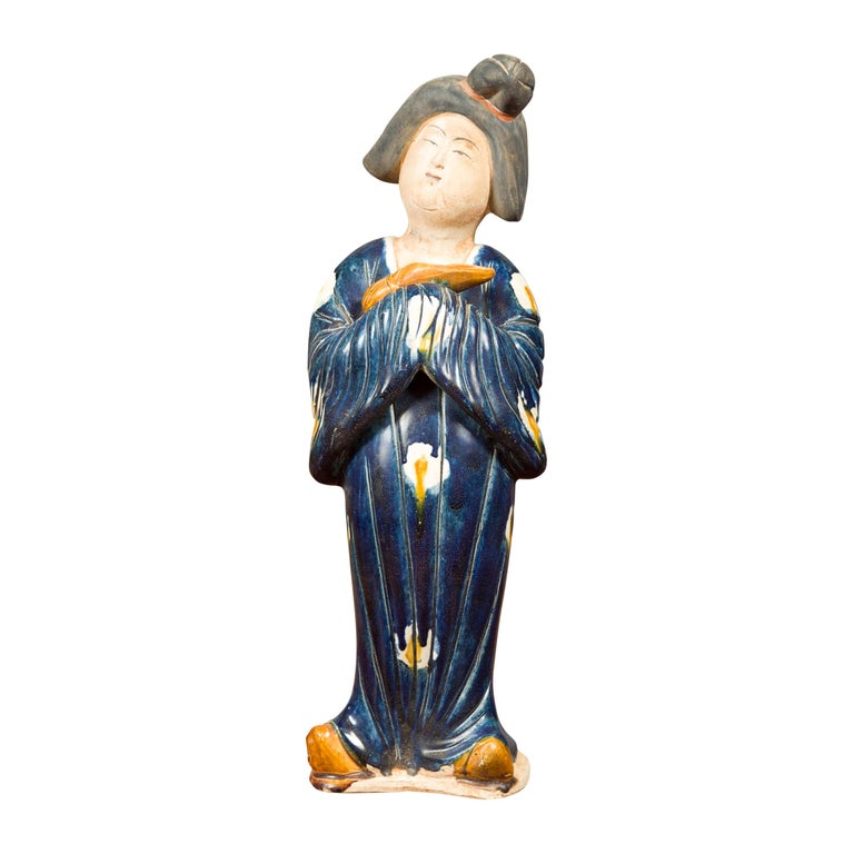 Small Chinese Statue of a Court Lady Wearing Blue Kimono and Holding a Baby For Sale at 1stDibs