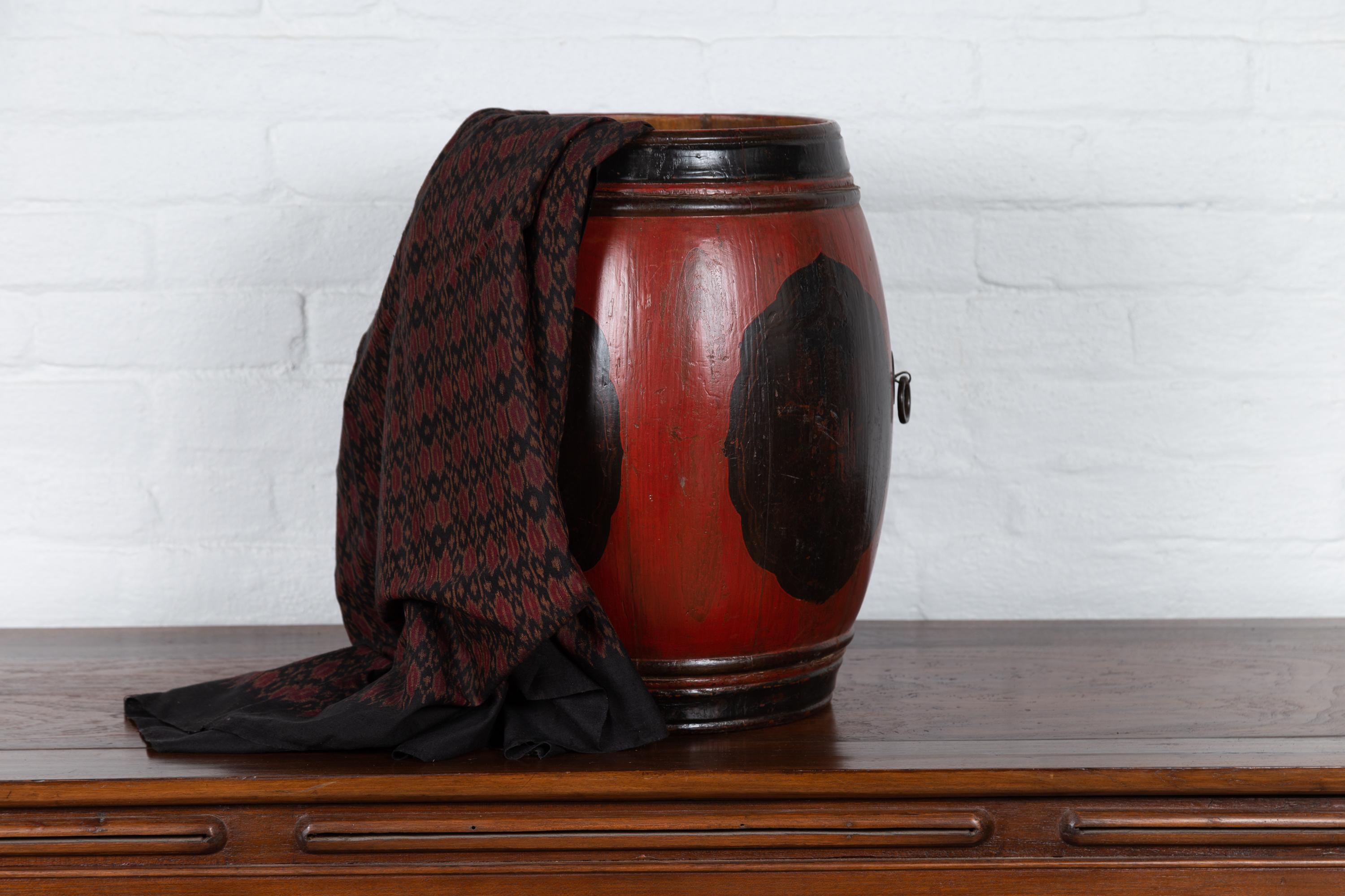 Small Chinese Vintage Wooden Barrel Planter with Red and Black Lacquered Decor For Sale 2