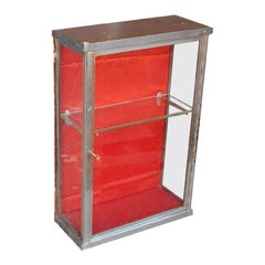 Pequeño escaparate cromado para coleccionistas, 1930