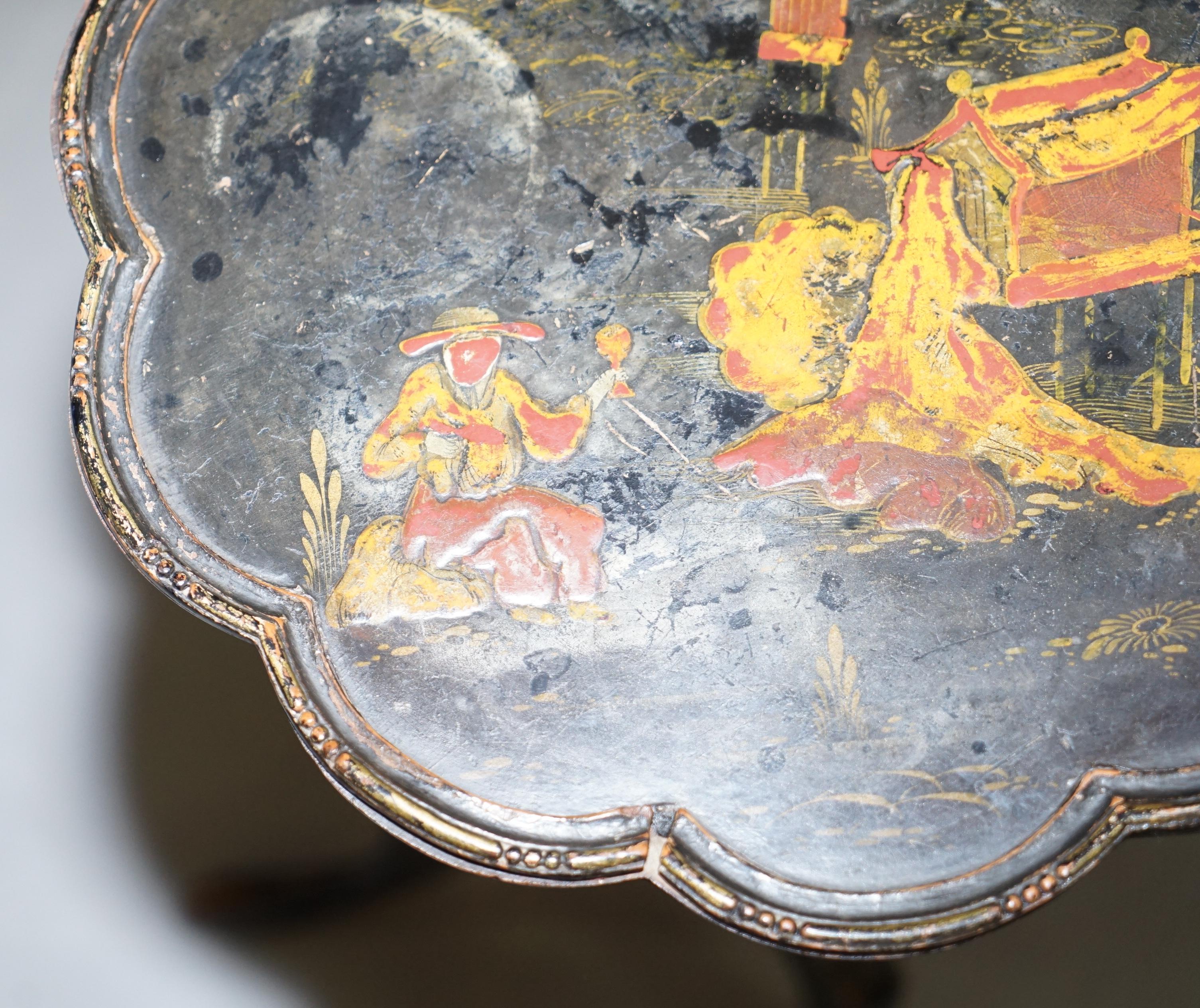 Mid-20th Century Small circa 1940s Lacquered Chinese Chinoiserie Side Lamp End Wine Table